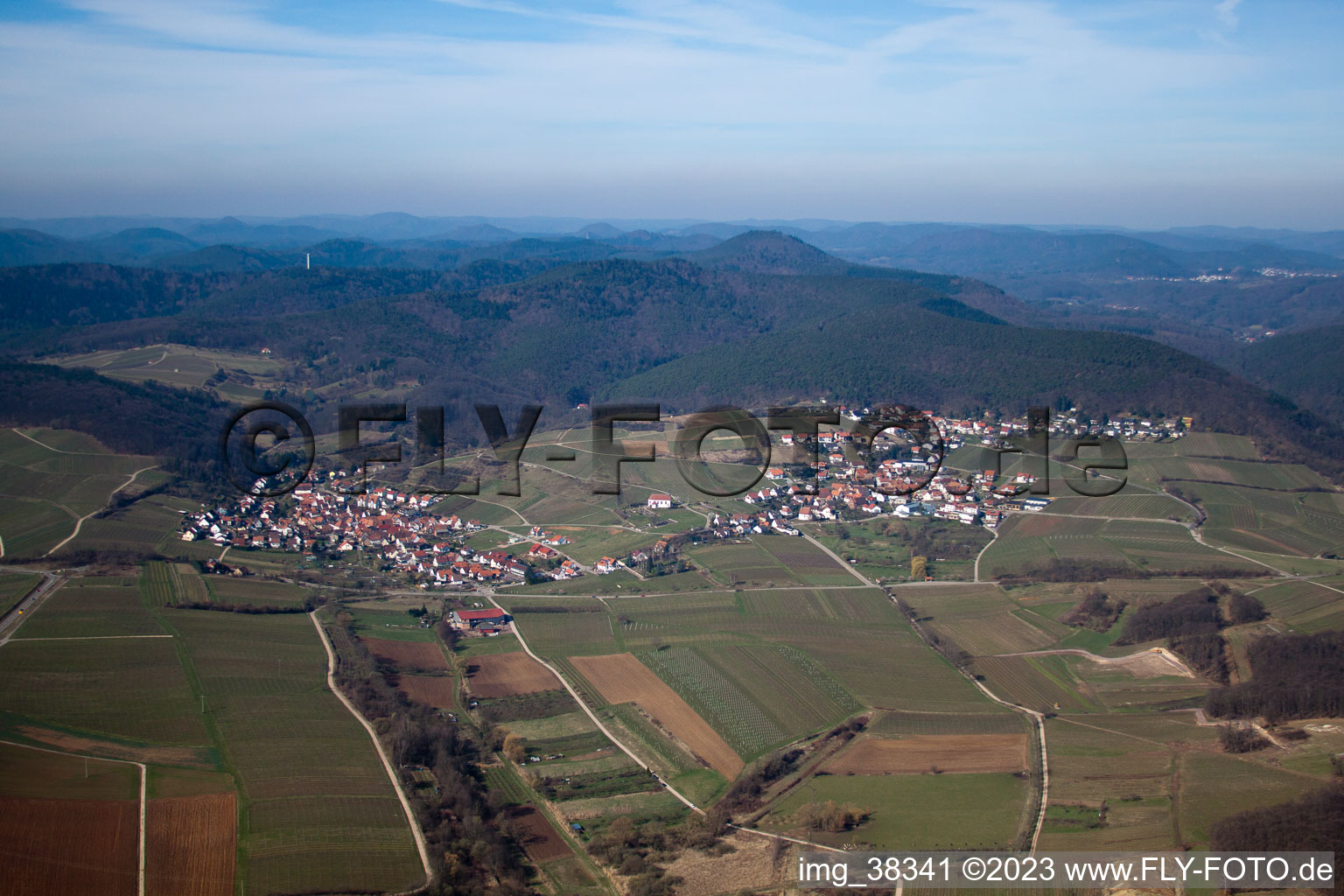 Luftaufnahme von Ortsteil Gleishorbach in Gleiszellen-Gleishorbach im Bundesland Rheinland-Pfalz, Deutschland