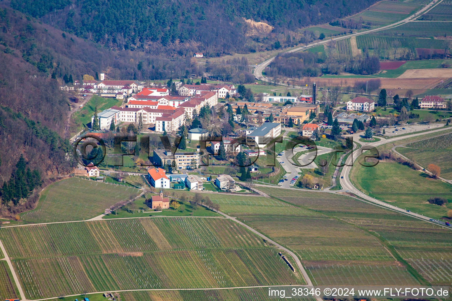 Psychatrische Landesklinik Landeck in Klingenmünster im Bundesland Rheinland-Pfalz, Deutschland von oben