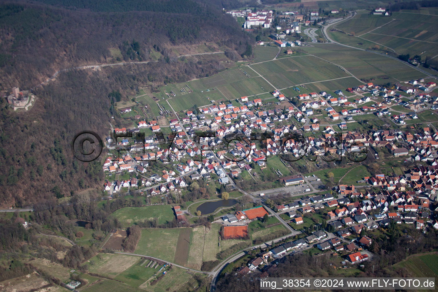 Luftbild von Klingenmünster im Bundesland Rheinland-Pfalz, Deutschland