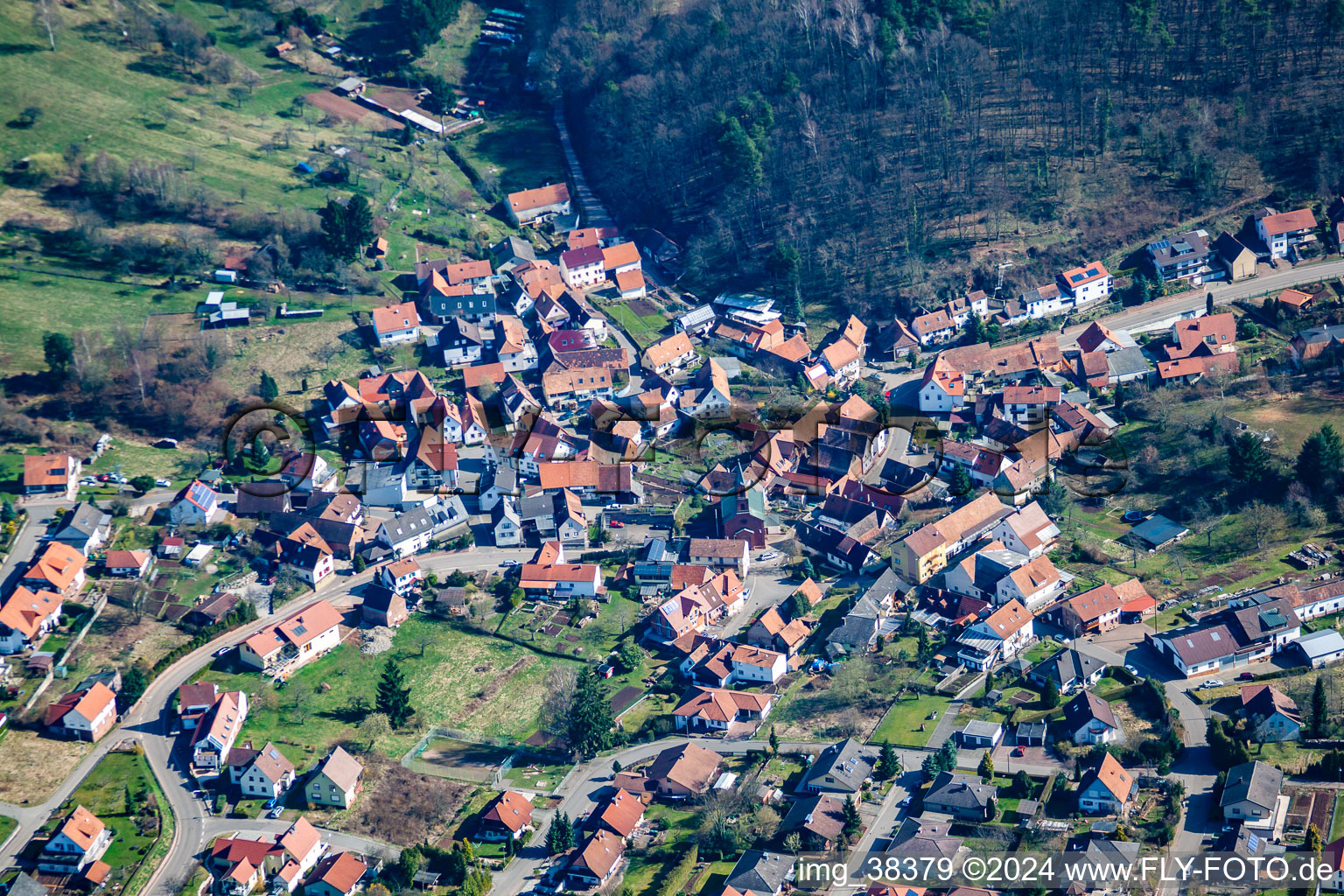 Luftbild von Von Südwesten im Ortsteil Stein in Gossersweiler-Stein im Bundesland Rheinland-Pfalz, Deutschland