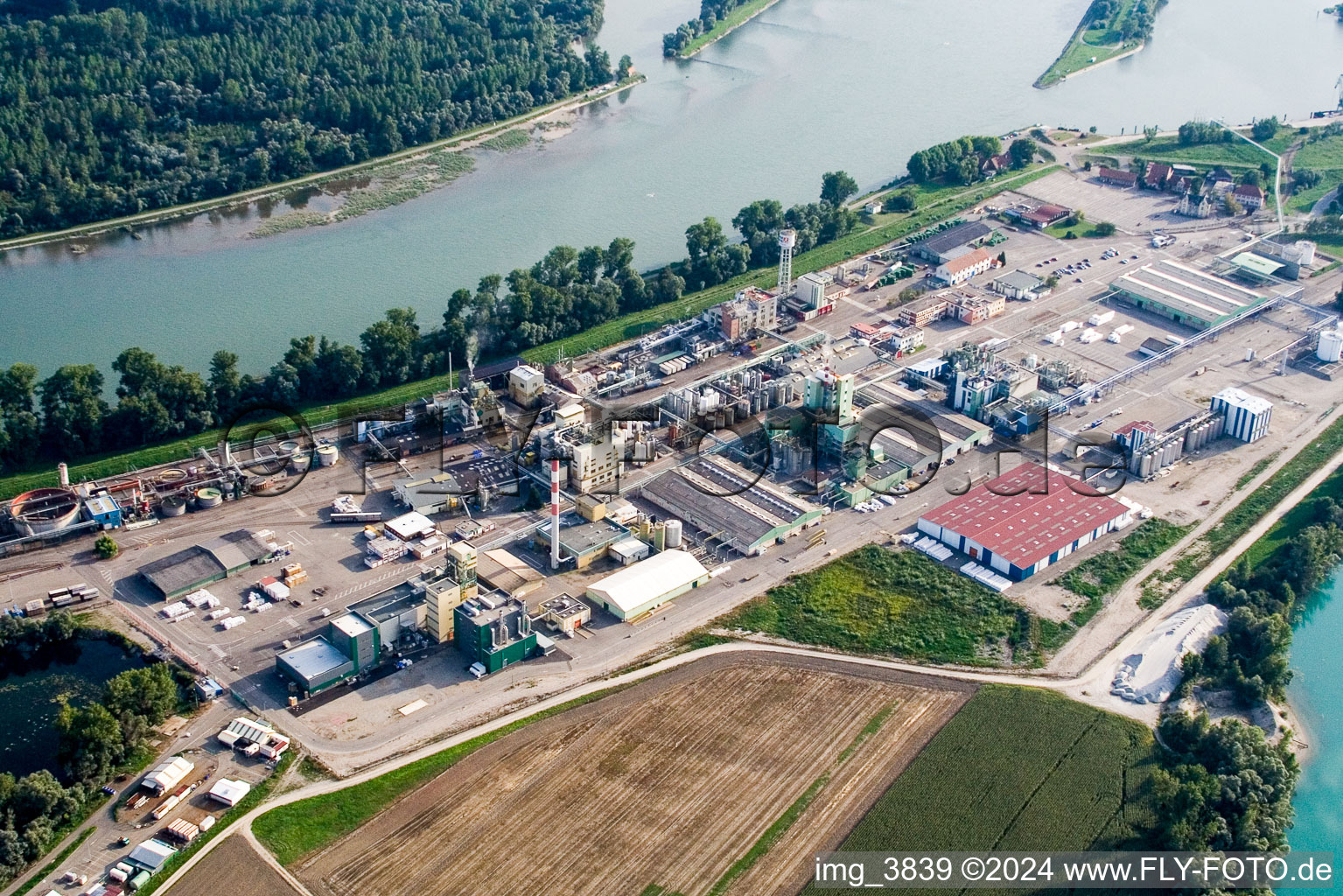 Lauterbourg, Chemieanlagen am Rhein im Bundesland Bas-Rhin, Frankreich