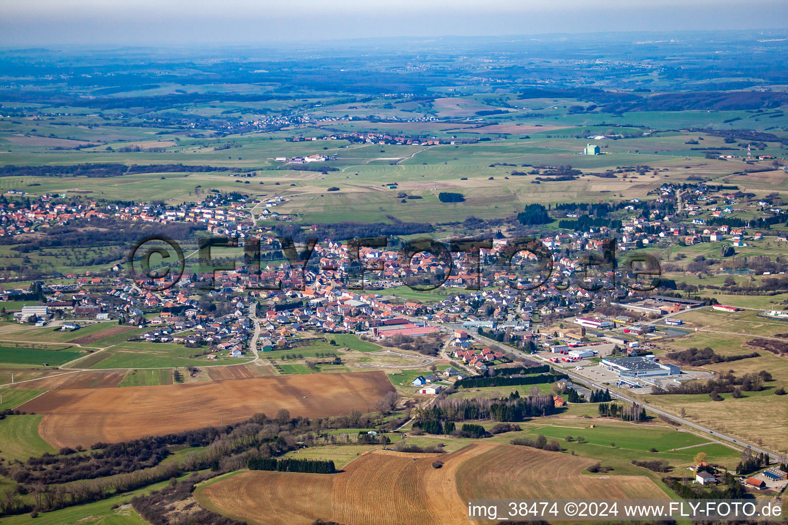 Luftbild von Rohrbach-lès-Bitche im Bundesland Moselle, Frankreich