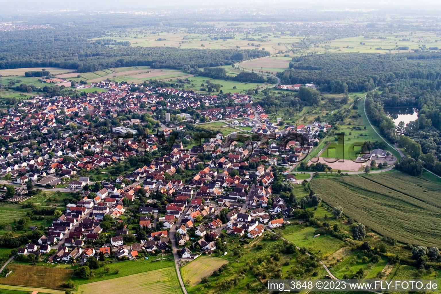 Luftbild von Elchesheim-Illingen im Bundesland Baden-Württemberg, Deutschland