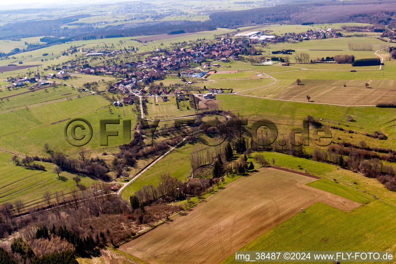 Ratzwiller im Bundesland Bas-Rhin, Frankreich von oben gesehen