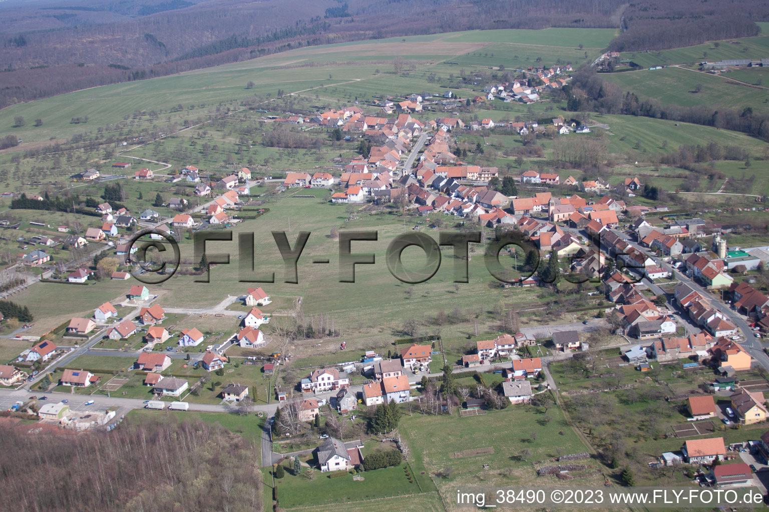 Luftbild von Weislingen im Bundesland Bas-Rhin, Frankreich