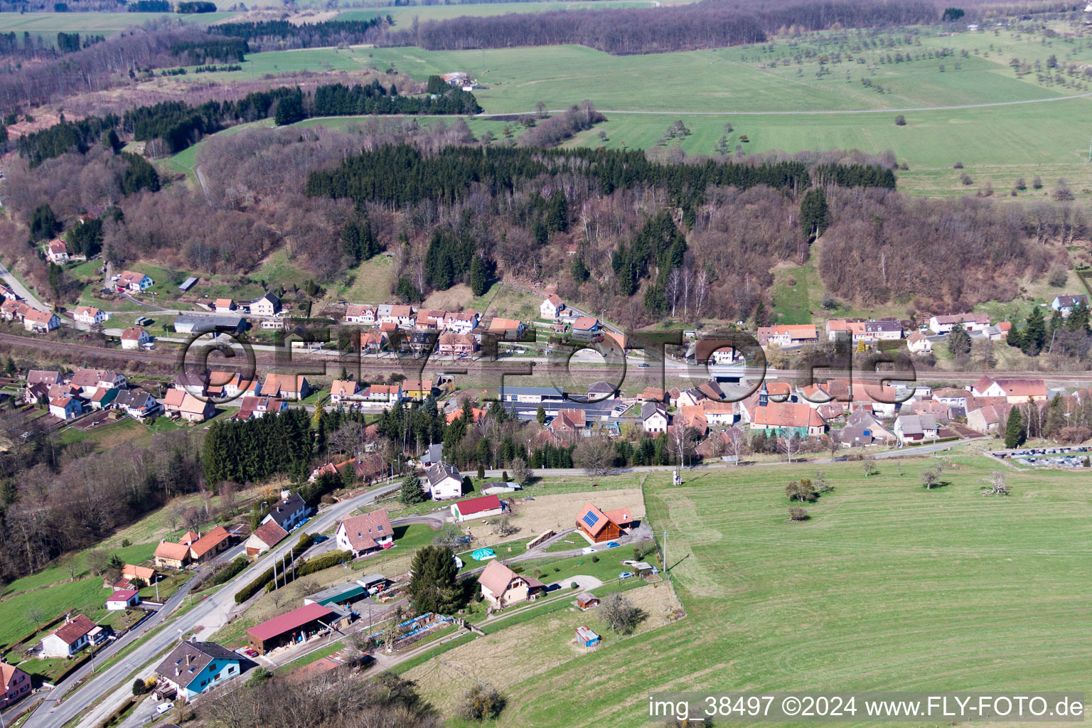 Dorf - Ansicht in Tieffenbach in Grand Est im Bundesland Bas-Rhin, Frankreich