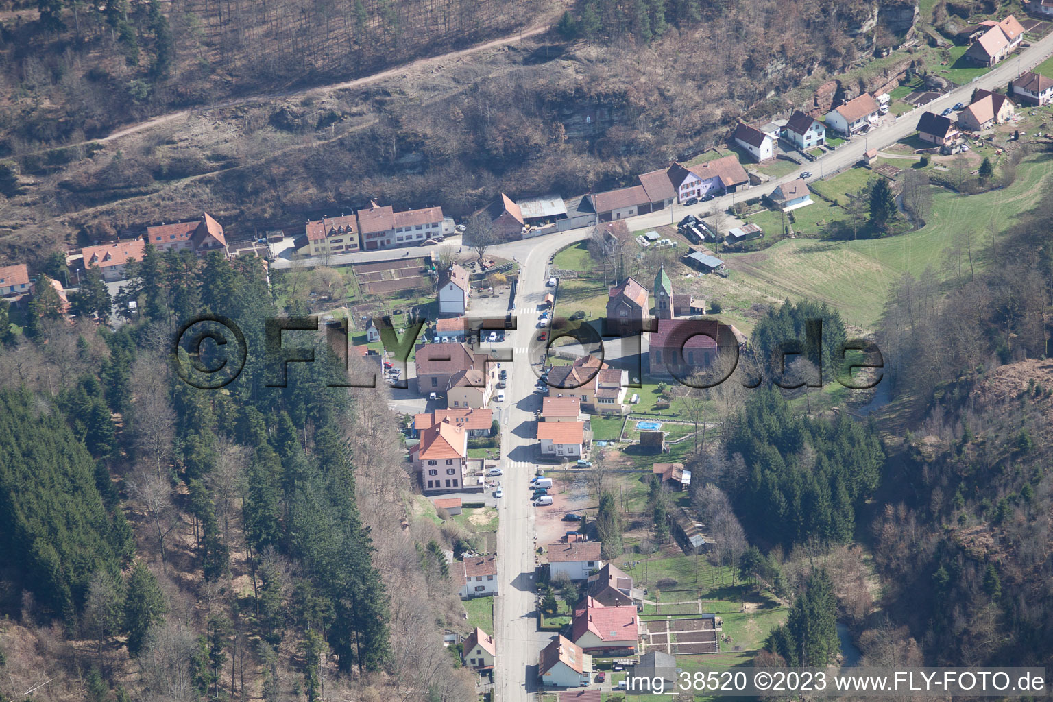 Luftaufnahme von Eschbourg, Graufthal im Bundesland Bas-Rhin, Frankreich