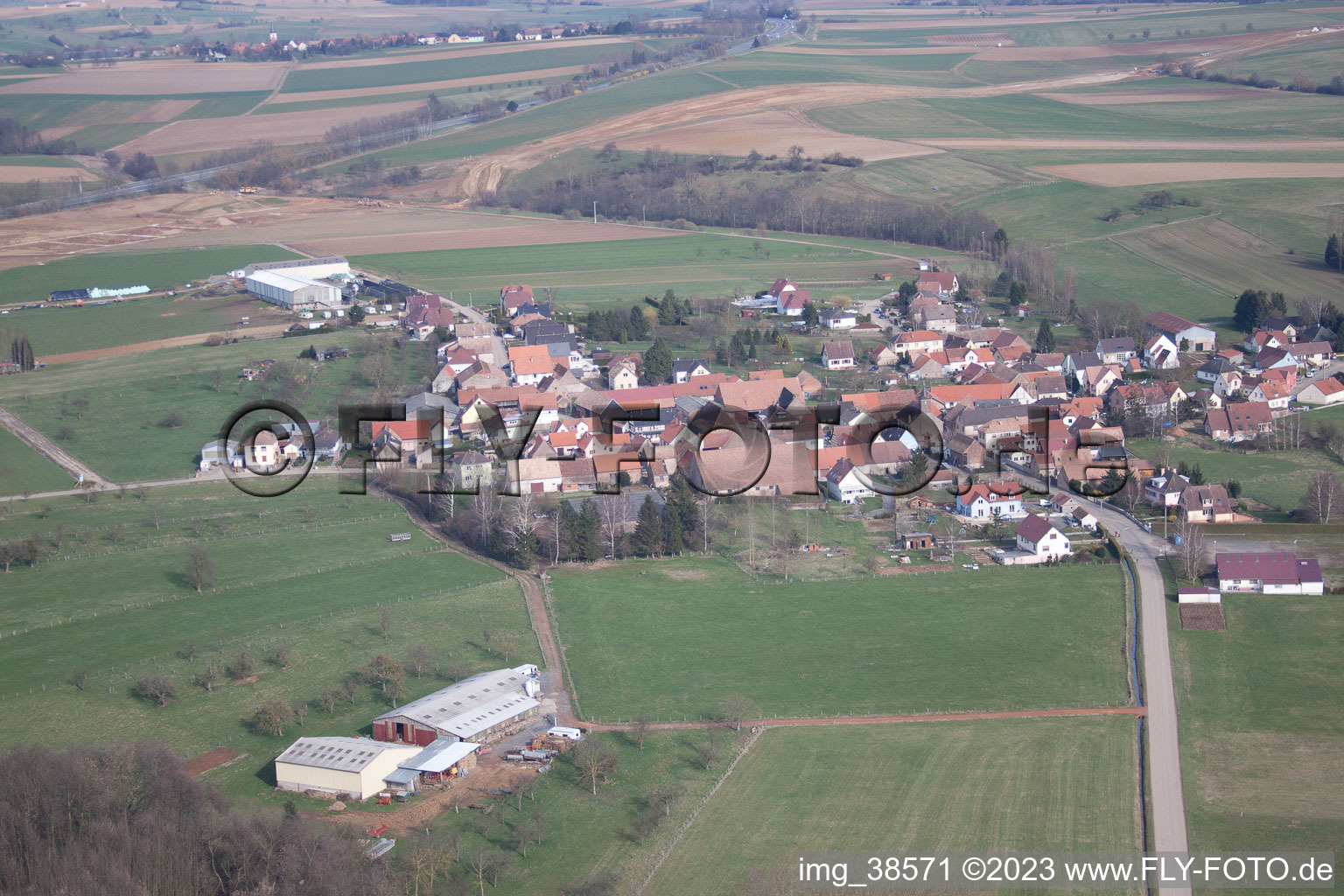 Drohnenaufname von Steinbourg im Bundesland Bas-Rhin, Frankreich