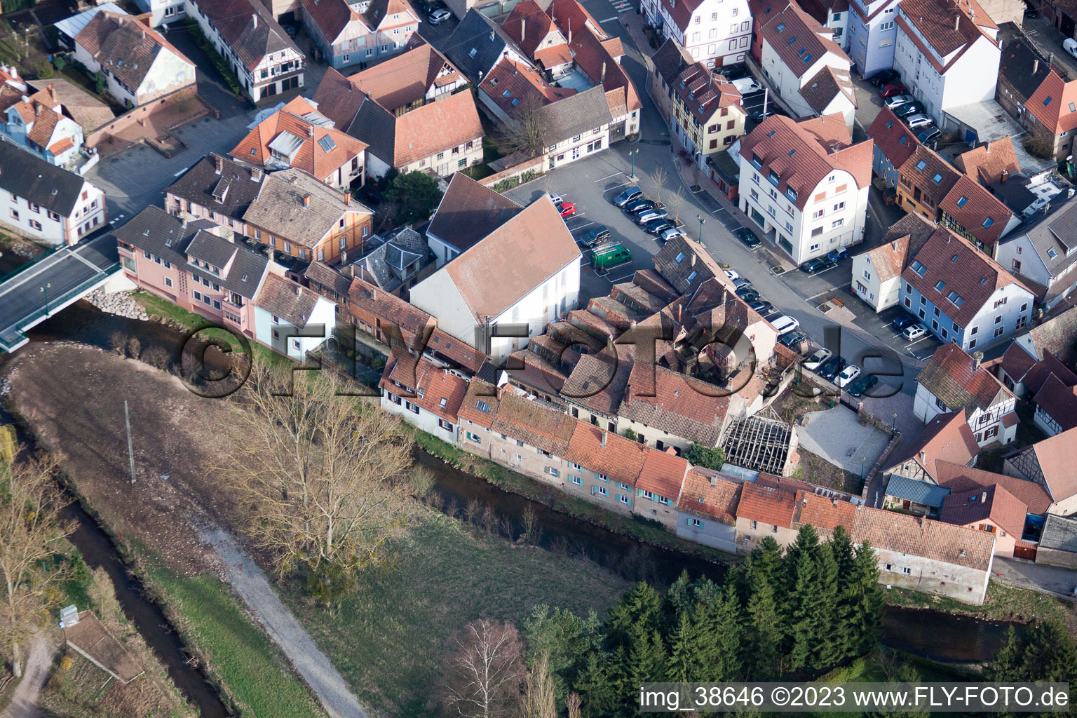 Pfaffenhoffen im Bundesland Bas-Rhin, Frankreich aus der Drohnenperspektive