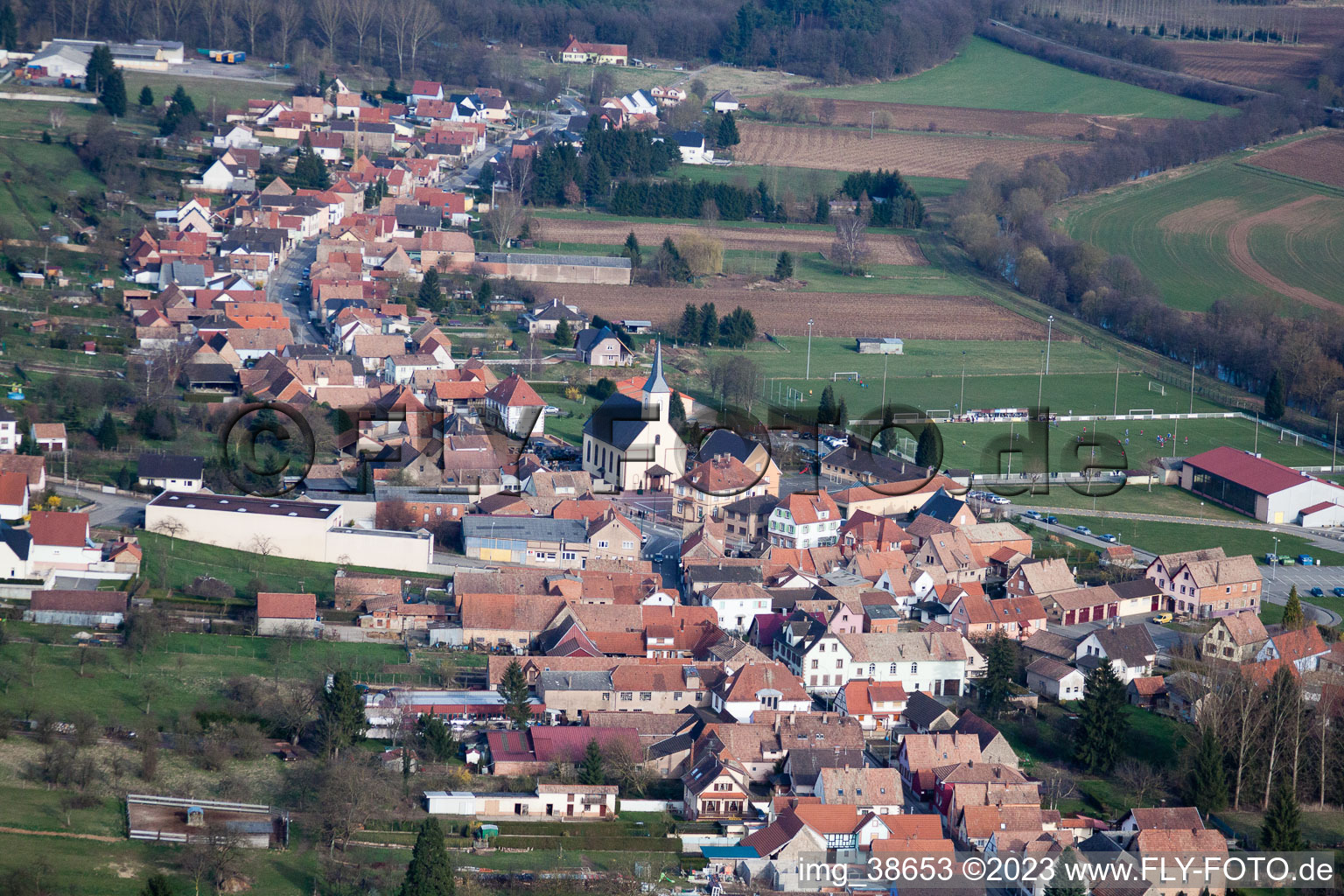 Luftaufnahme von Pfaffenhoffen im Bundesland Bas-Rhin, Frankreich