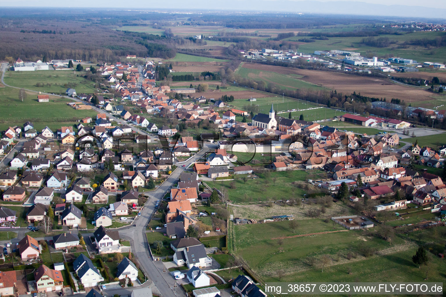 Pfaffenhoffen im Bundesland Bas-Rhin, Frankreich von oben gesehen