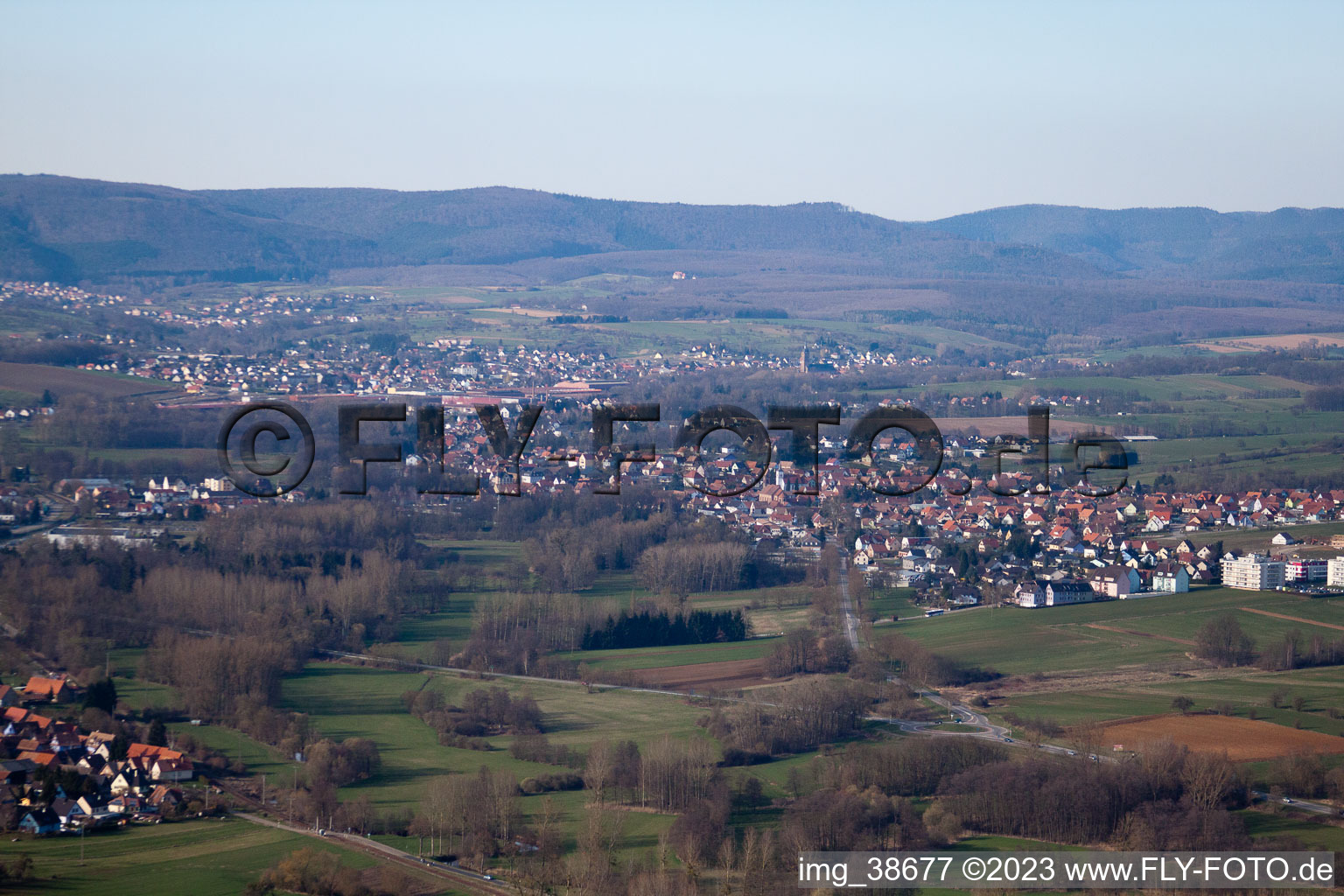 Uttenhoffen im Bundesland Bas-Rhin, Frankreich von einer Drohne aus