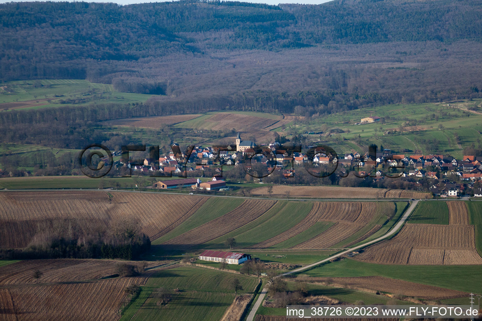 Dieffenbach-lès-Wœrth im Bundesland Bas-Rhin, Frankreich aus der Vogelperspektive