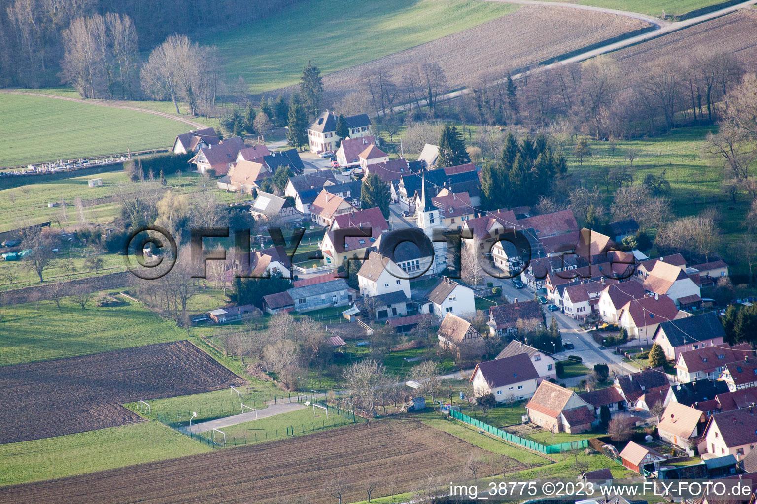 Bremmelbach im Bundesland Bas-Rhin, Frankreich von der Drohne aus gesehen