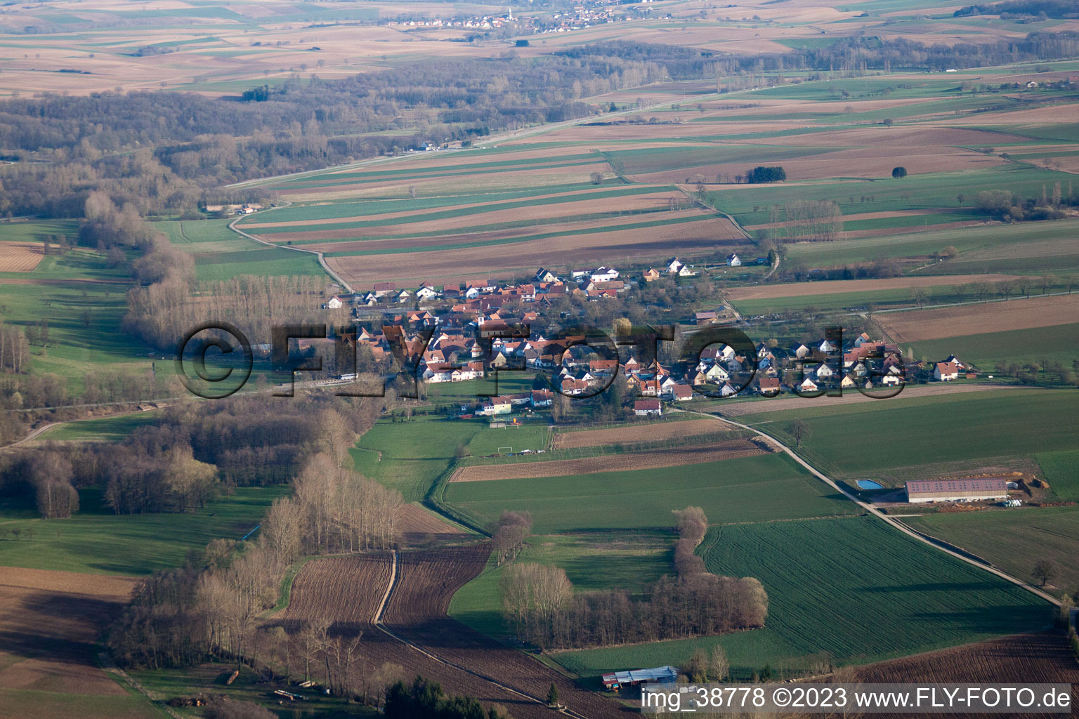 Schrägluftbild von Bremmelbach im Bundesland Bas-Rhin, Frankreich