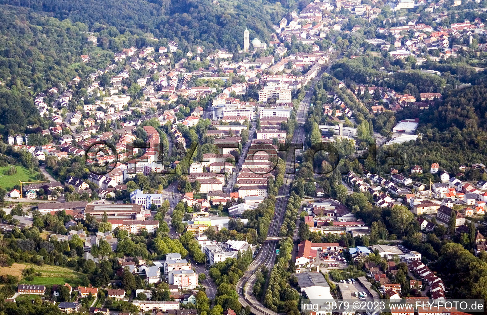 Schwarzwaldstraße B500 im Ortsteil Oos in Baden-Baden im Bundesland Baden-Württemberg, Deutschland