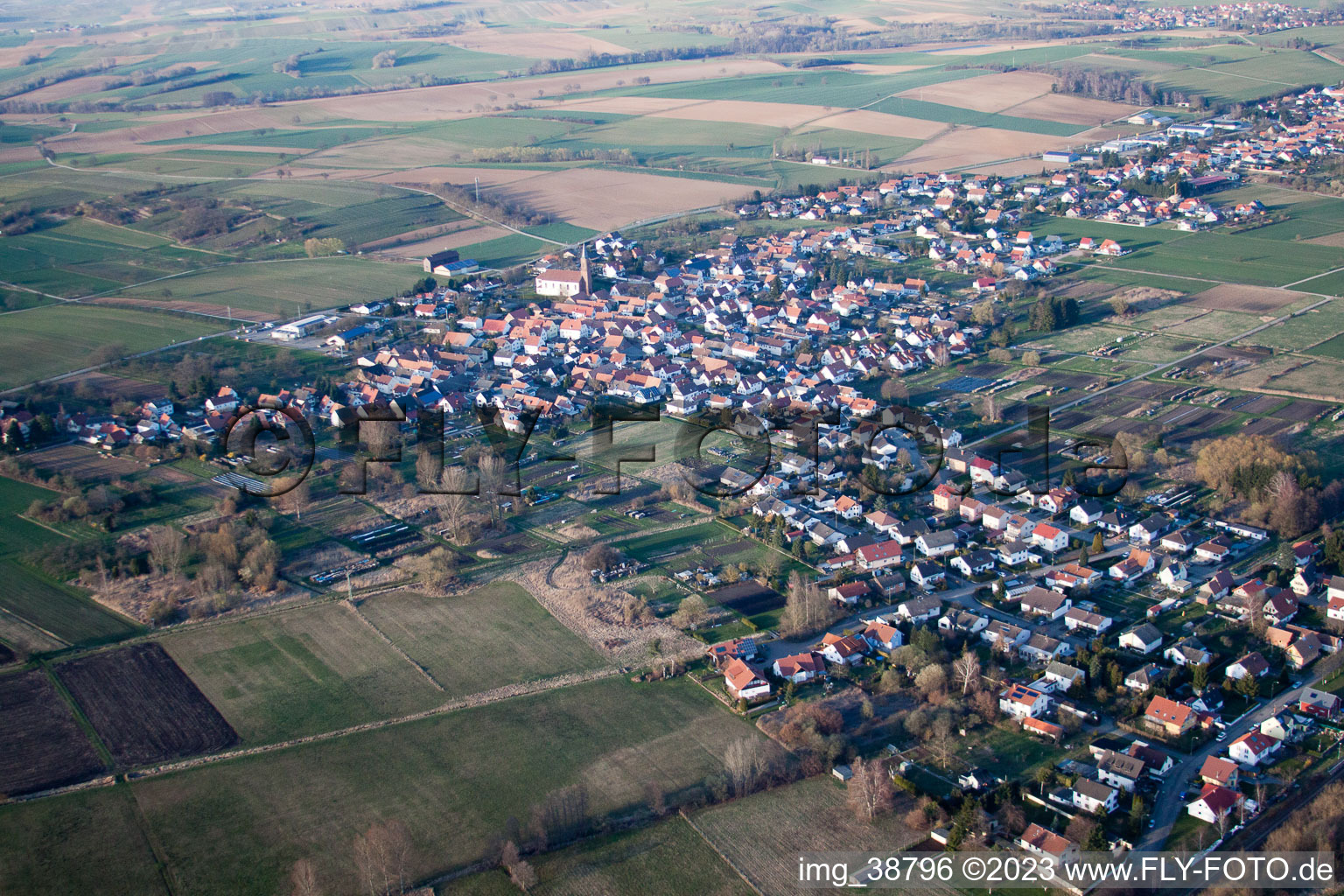 Steinfeld im Bundesland Rheinland-Pfalz, Deutschland von einer Drohne aus