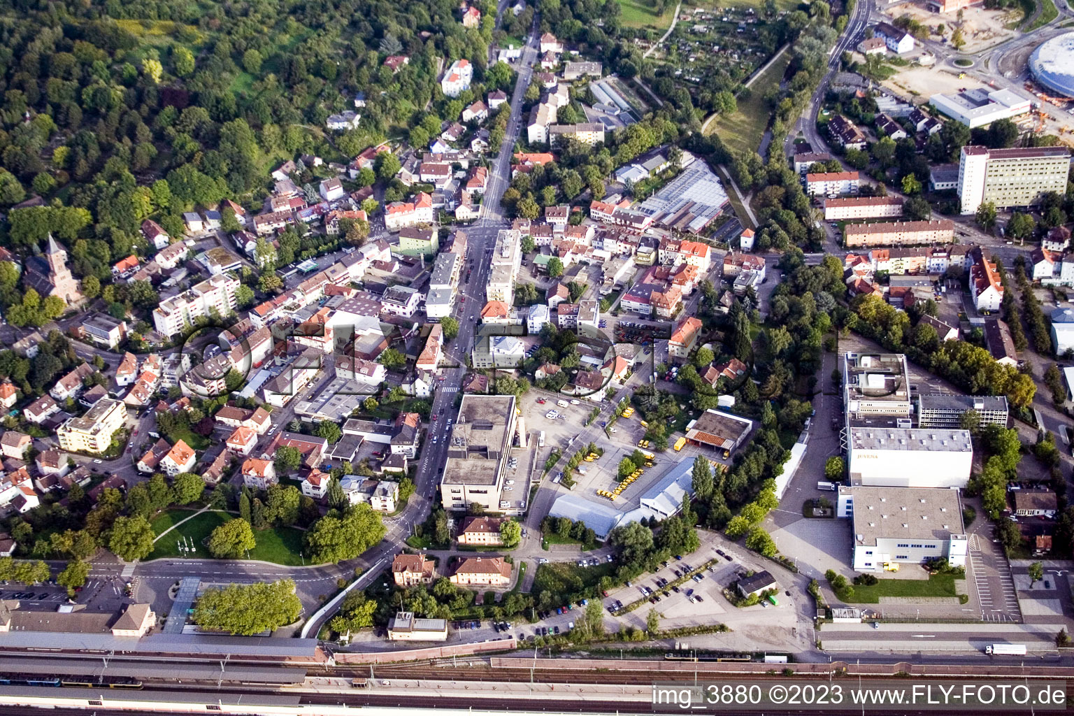 Luftbild von Ooser Bahnhofstr in Baden-Baden im Bundesland Baden-Württemberg, Deutschland