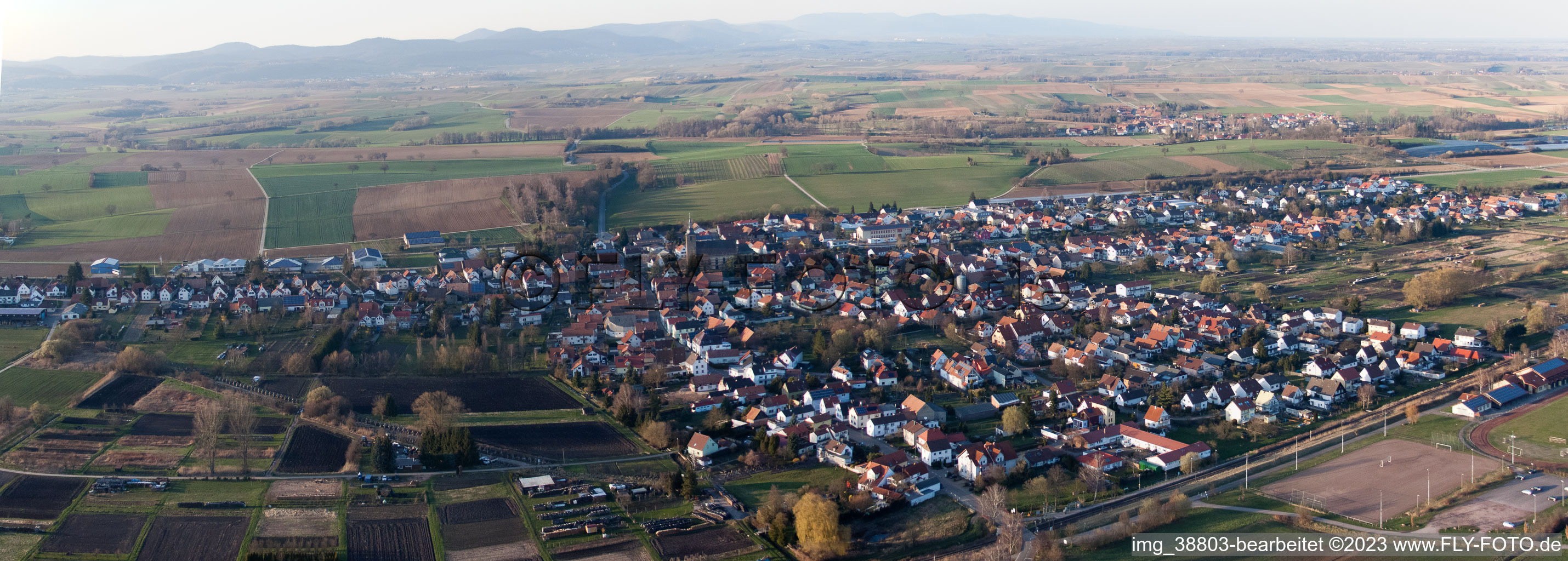 Steinfeld im Bundesland Rheinland-Pfalz, Deutschland von oben gesehen