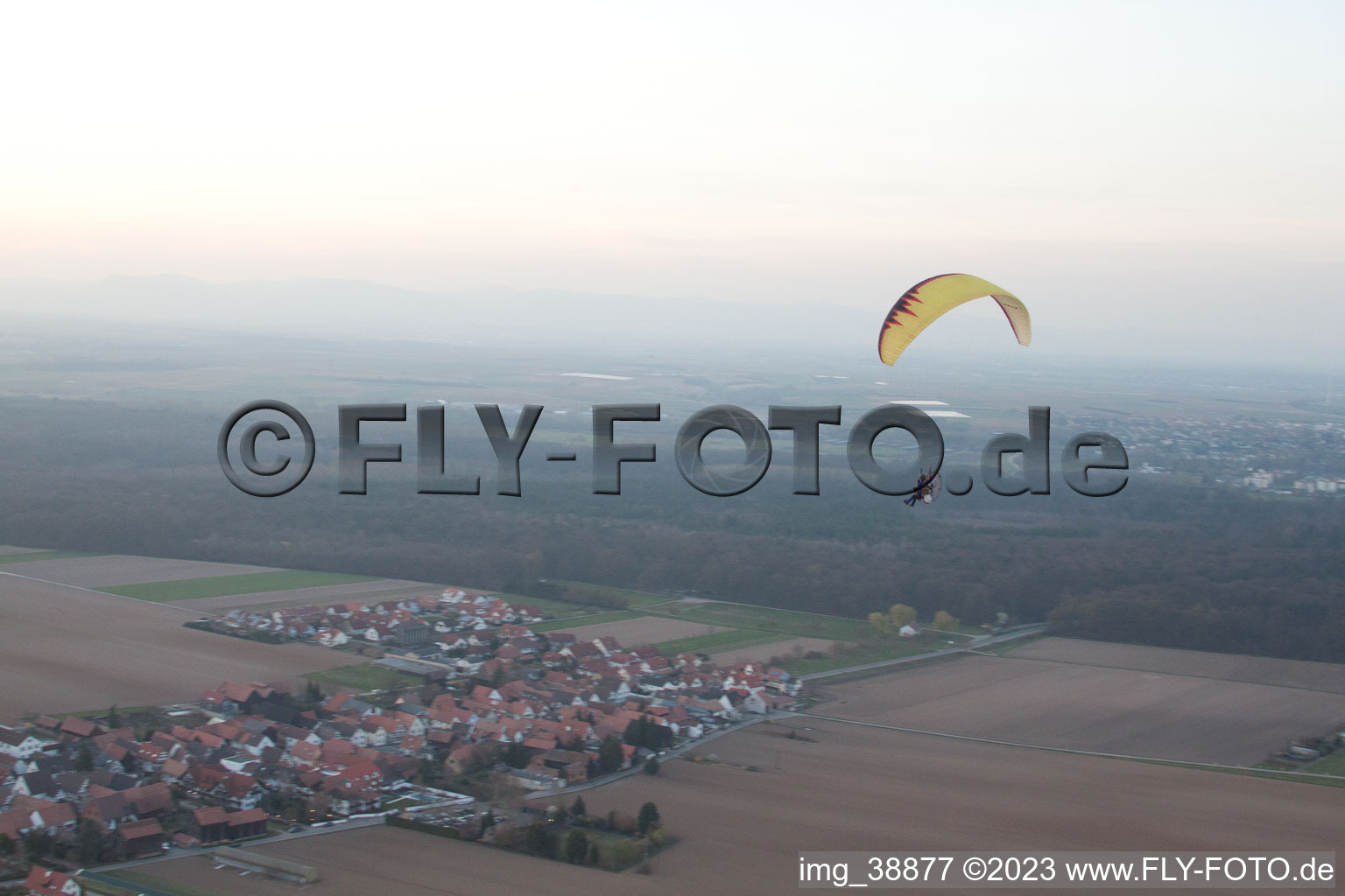 Ortsteil Hayna in Herxheim bei Landau/Pfalz im Bundesland Rheinland-Pfalz, Deutschland aus der Luft