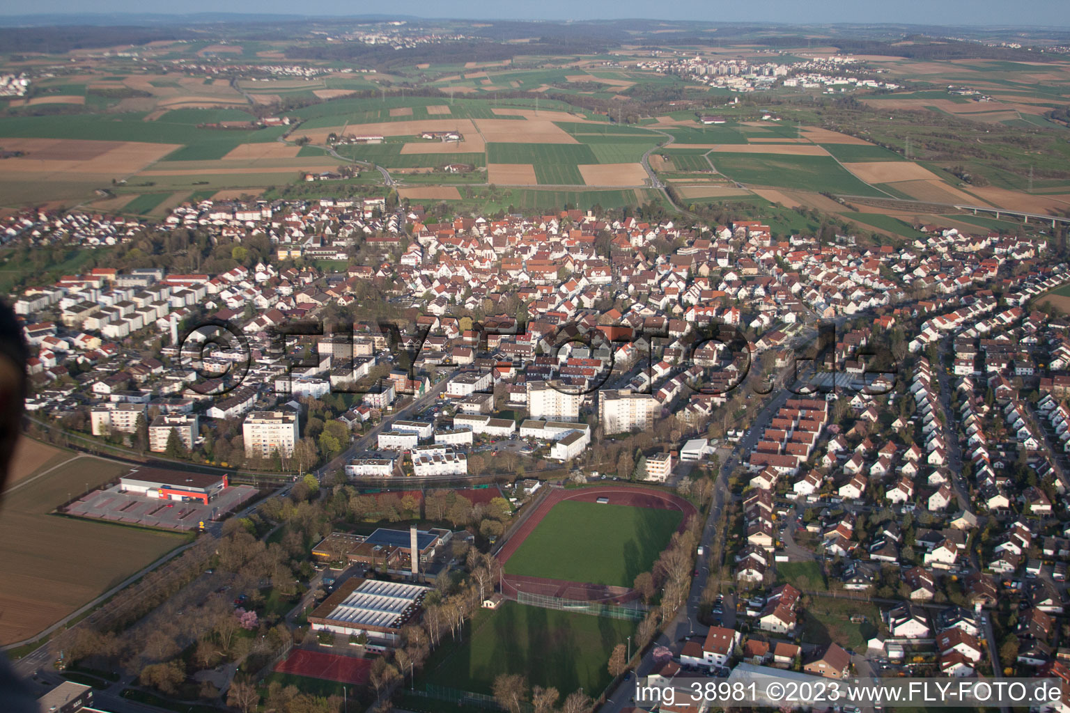 Luftaufnahme von Ortsteil Münchingen in Korntal-Münchingen im Bundesland Baden-Württemberg, Deutschland