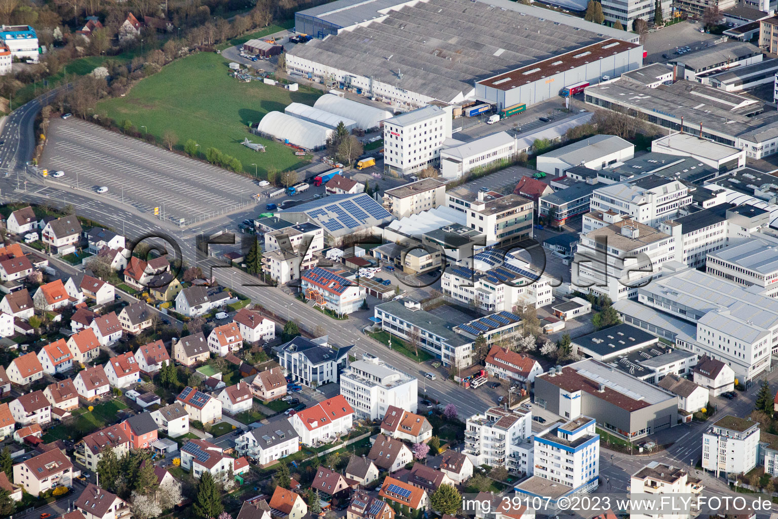 Firma Jilg, Dieselstr im Ortsteil Eltingen in Leonberg im Bundesland Baden-Württemberg, Deutschland aus der Drohnenperspektive