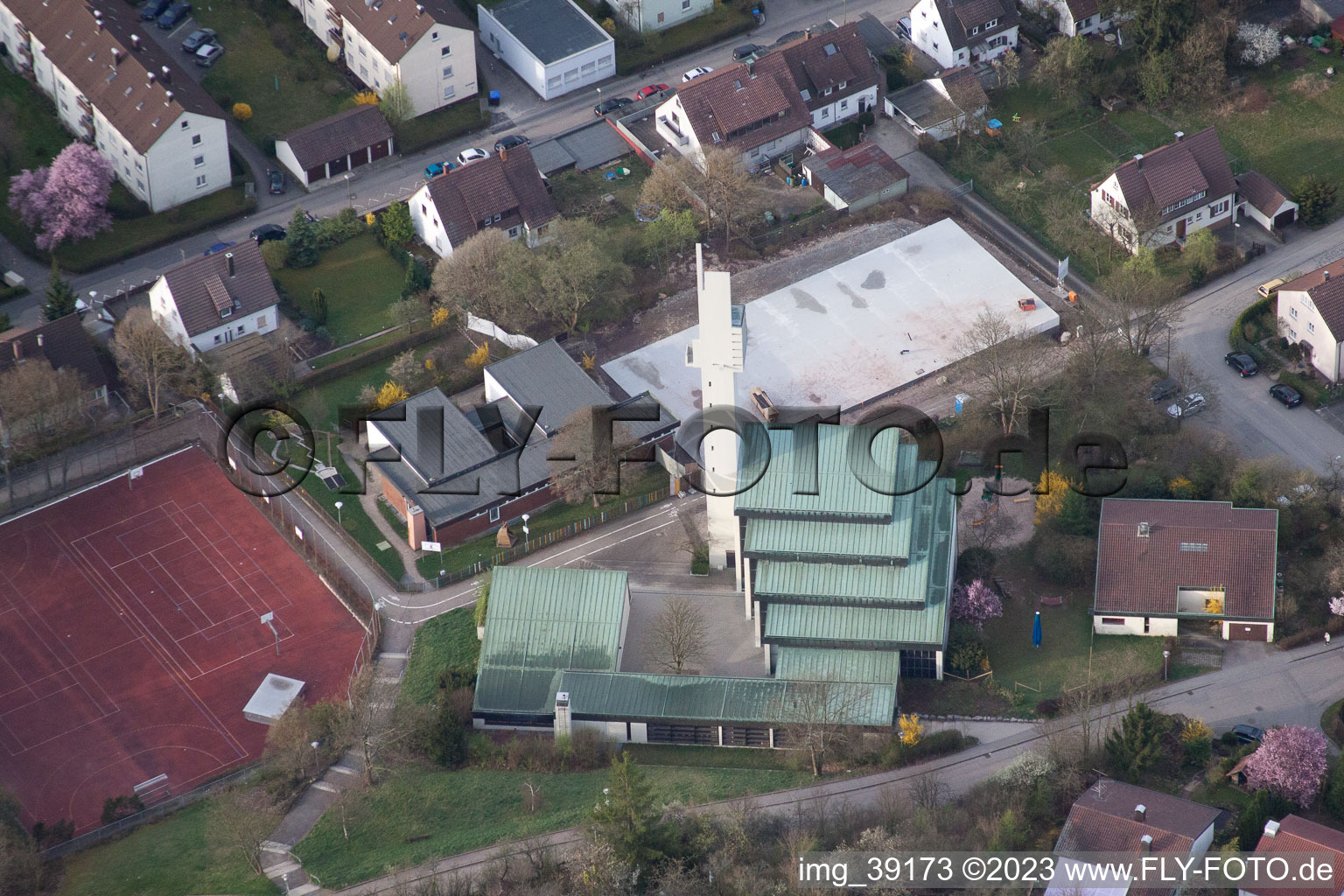 Luftbild von Versöhnungskirche im Ortsteil Ramtel in Leonberg im Bundesland Baden-Württemberg, Deutschland