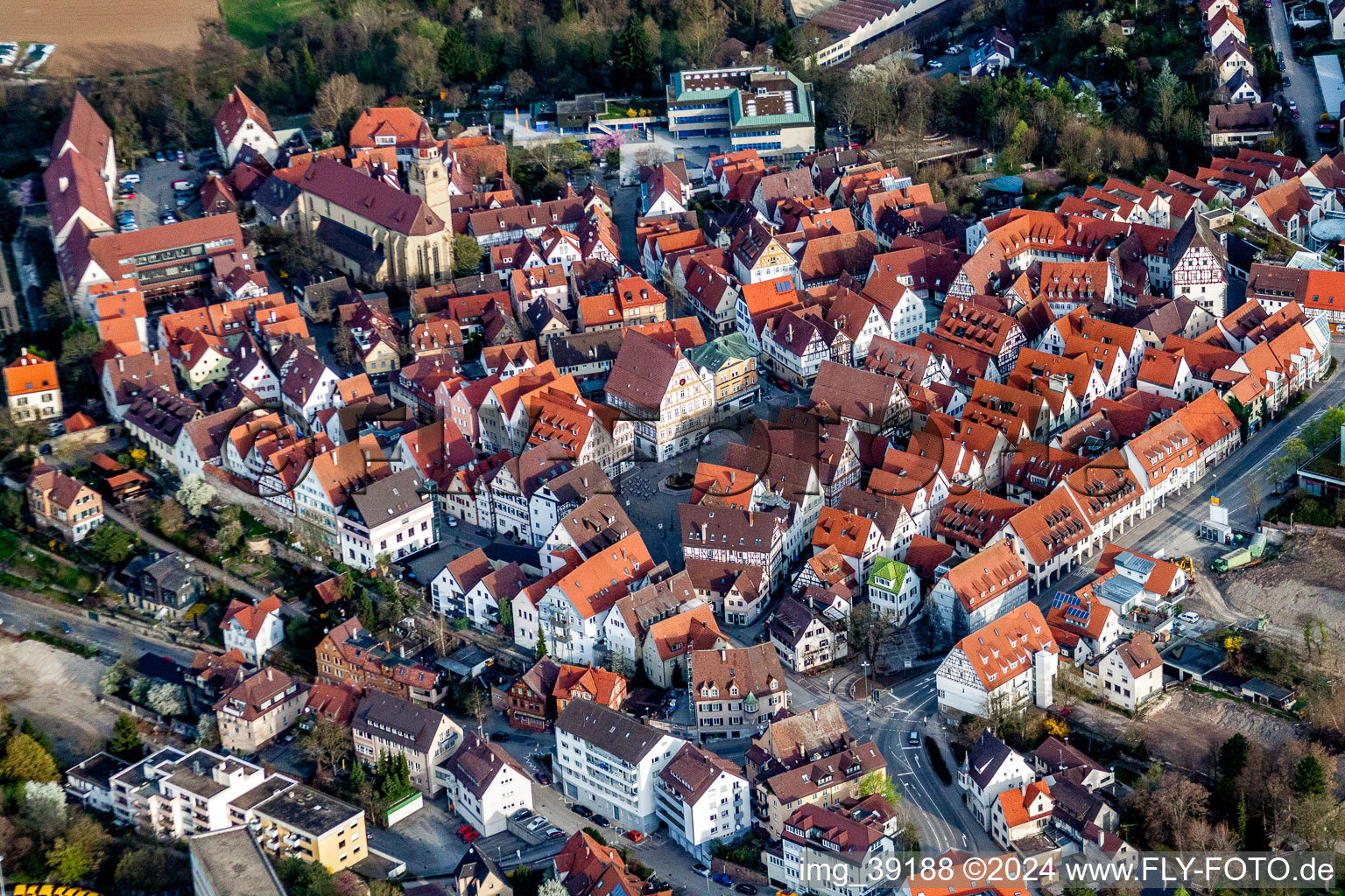 Luftbild von Altstadtbereich und Innenstadtzentrum in Leonberg im Bundesland Baden-Württemberg, Deutschland