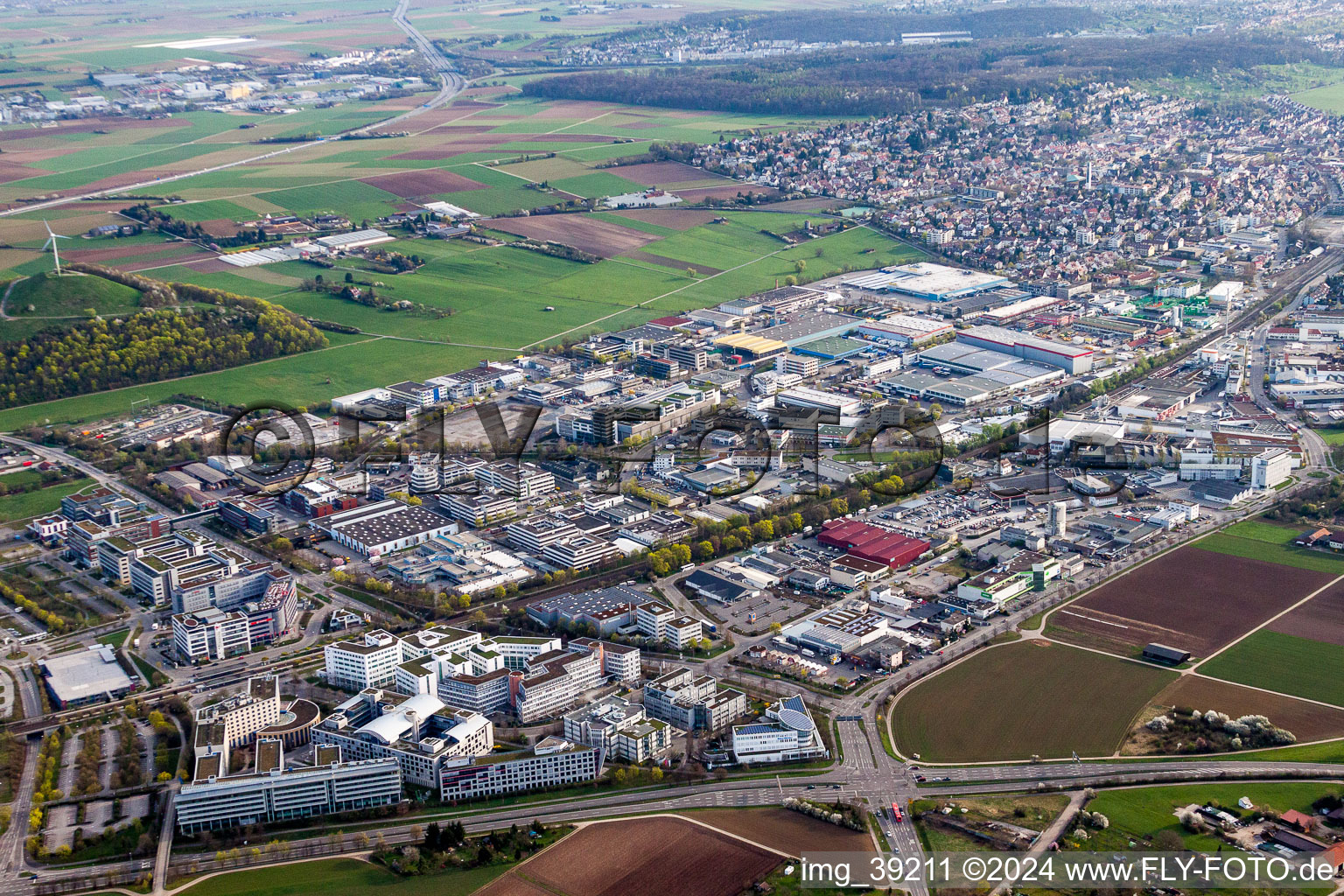 Gewerbegebiet und Firmenansiedlung Weilimdorf Nord in Weilimdorf in Stuttgart im Bundesland Baden-Württemberg, Deutschland
