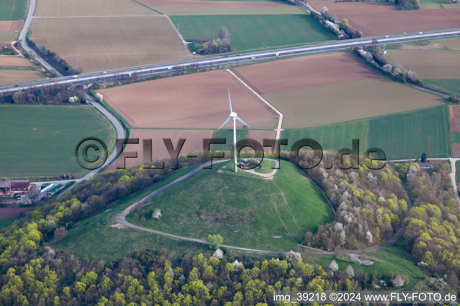 Luftbild von Windenergieanlagen ( WEA ) - Windrad- auf auf dem Grünen Heiner an der A81 im Ortsteil Korntal in Korntal-Münchingen im Ortsteil Weilimdorf in Stuttgart im Bundesland Baden-Württemberg, Deutschland