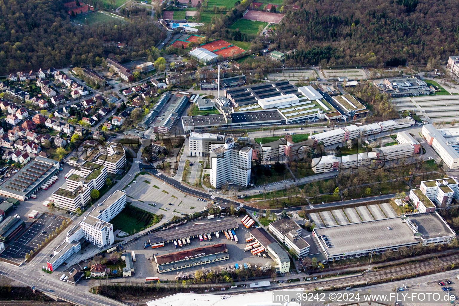Büro- und Verwaltungsgebäude des Versicherungs- Unternehmens Nokia Stuttgart und BBK BVU in Zuffenhausen im Bundesland Baden-Württemberg, Deutschland
