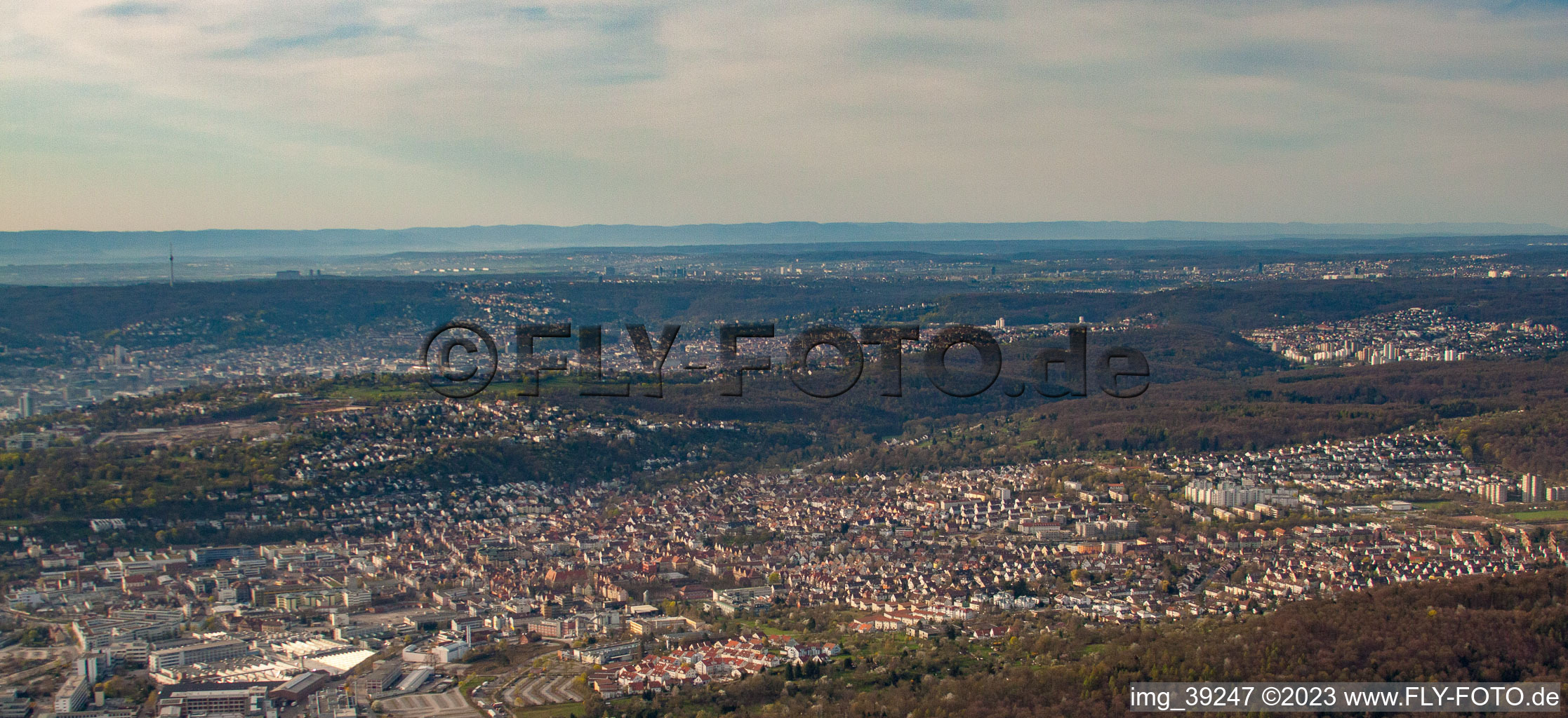 Luftbild von Ortsteil Zuffenhausen in Stuttgart im Bundesland Baden-Württemberg, Deutschland