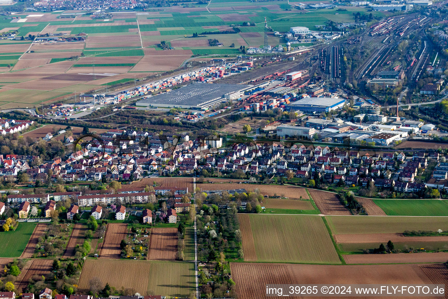 GVZ Logistikzentrum Kornwestheim GmbH am Rangierbahnhof und Containerbahnhof der Deutschen Bahn in Kornwestheim im Bundesland Baden-Württemberg, Deutschland