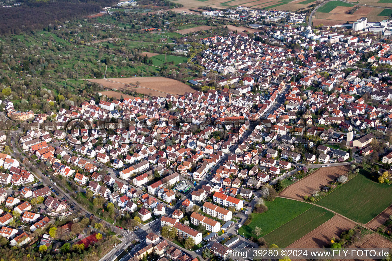 Luftbild von Ortsansicht der Straßen und Häuser der Wohngebiete in Stammheim in Stuttgart im Bundesland Baden-Württemberg, Deutschland