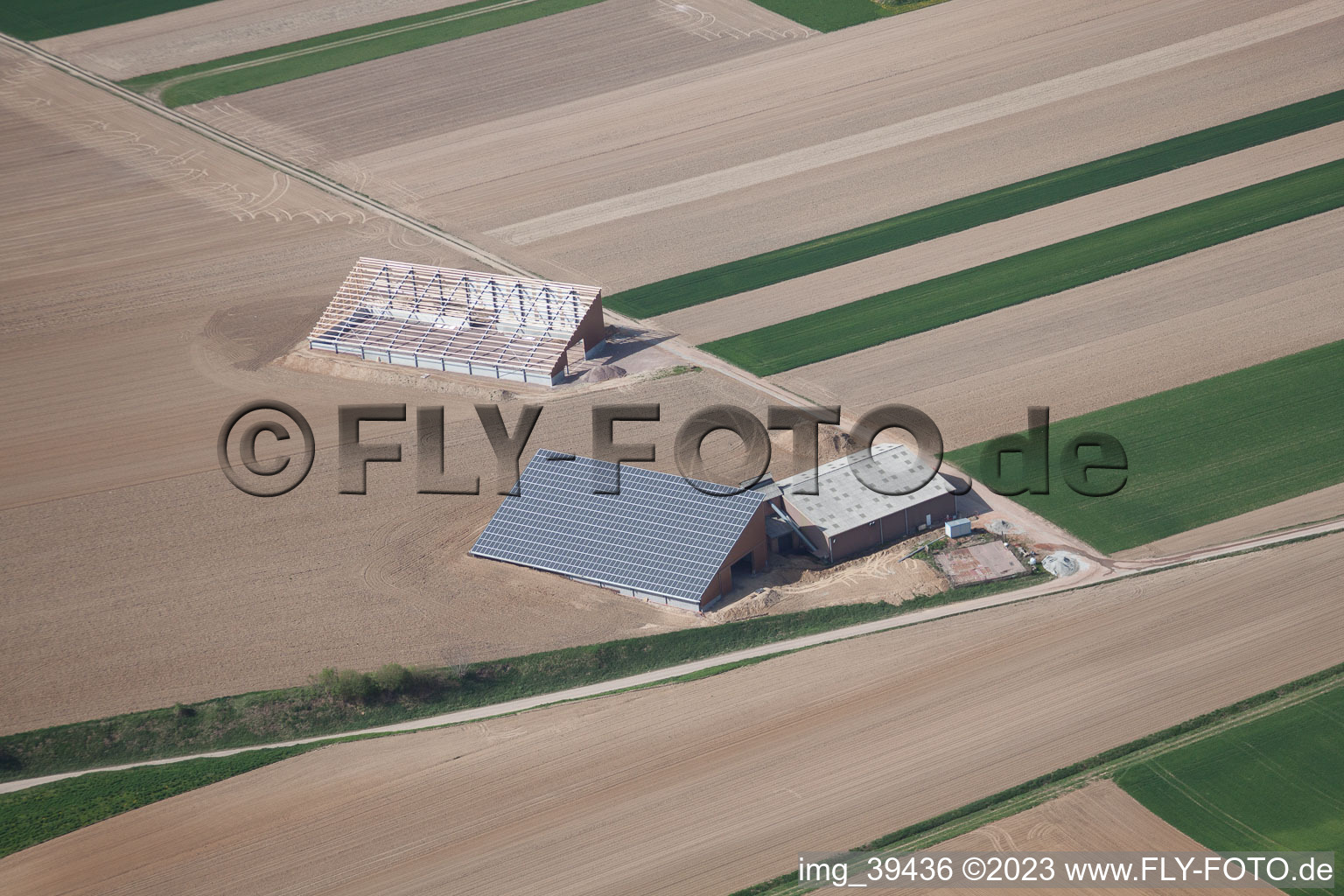 Schleithal im Bundesland Bas-Rhin, Frankreich von einer Drohne aus