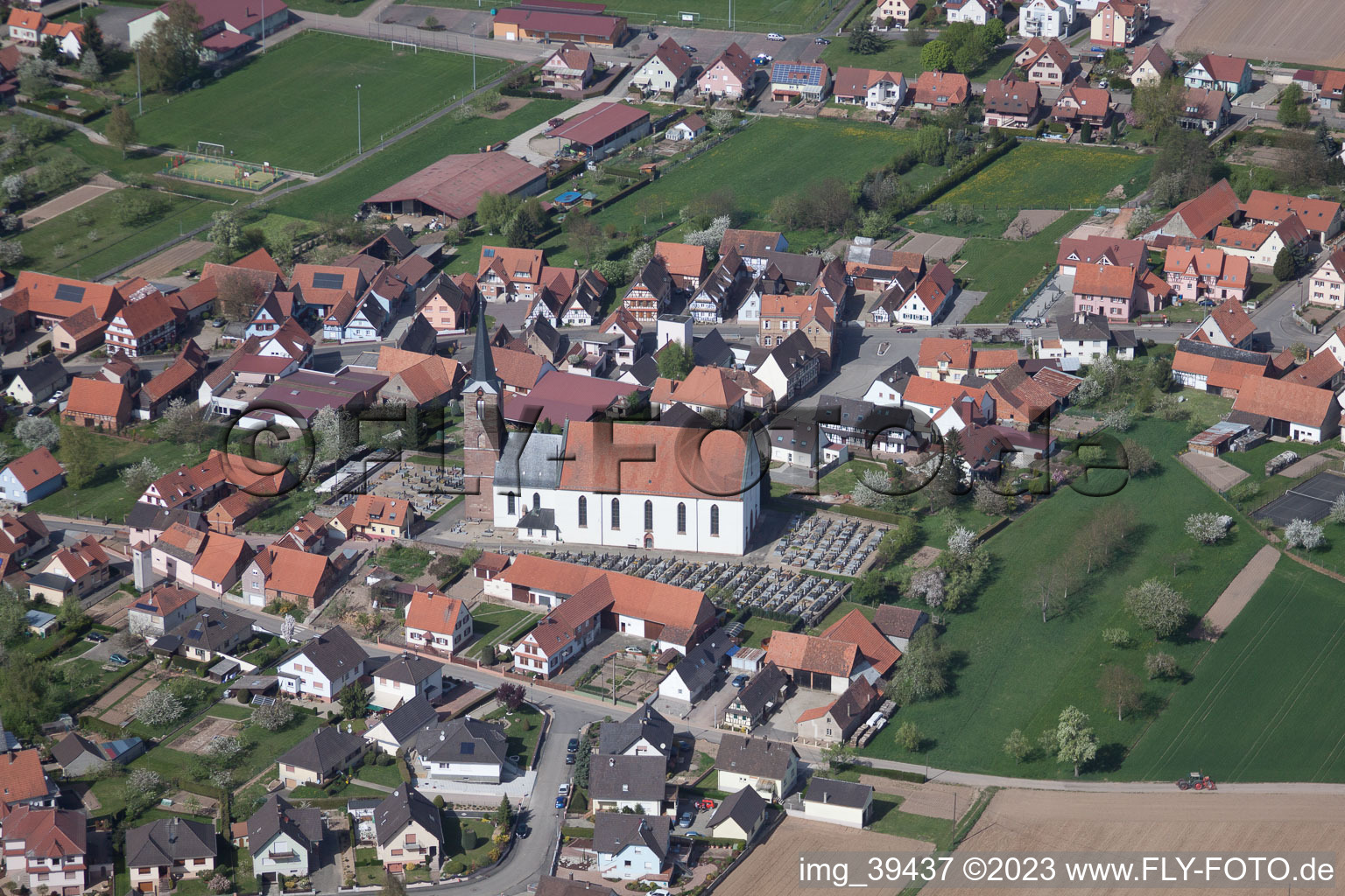 Schleithal im Bundesland Bas-Rhin, Frankreich von der Drohne aus gesehen