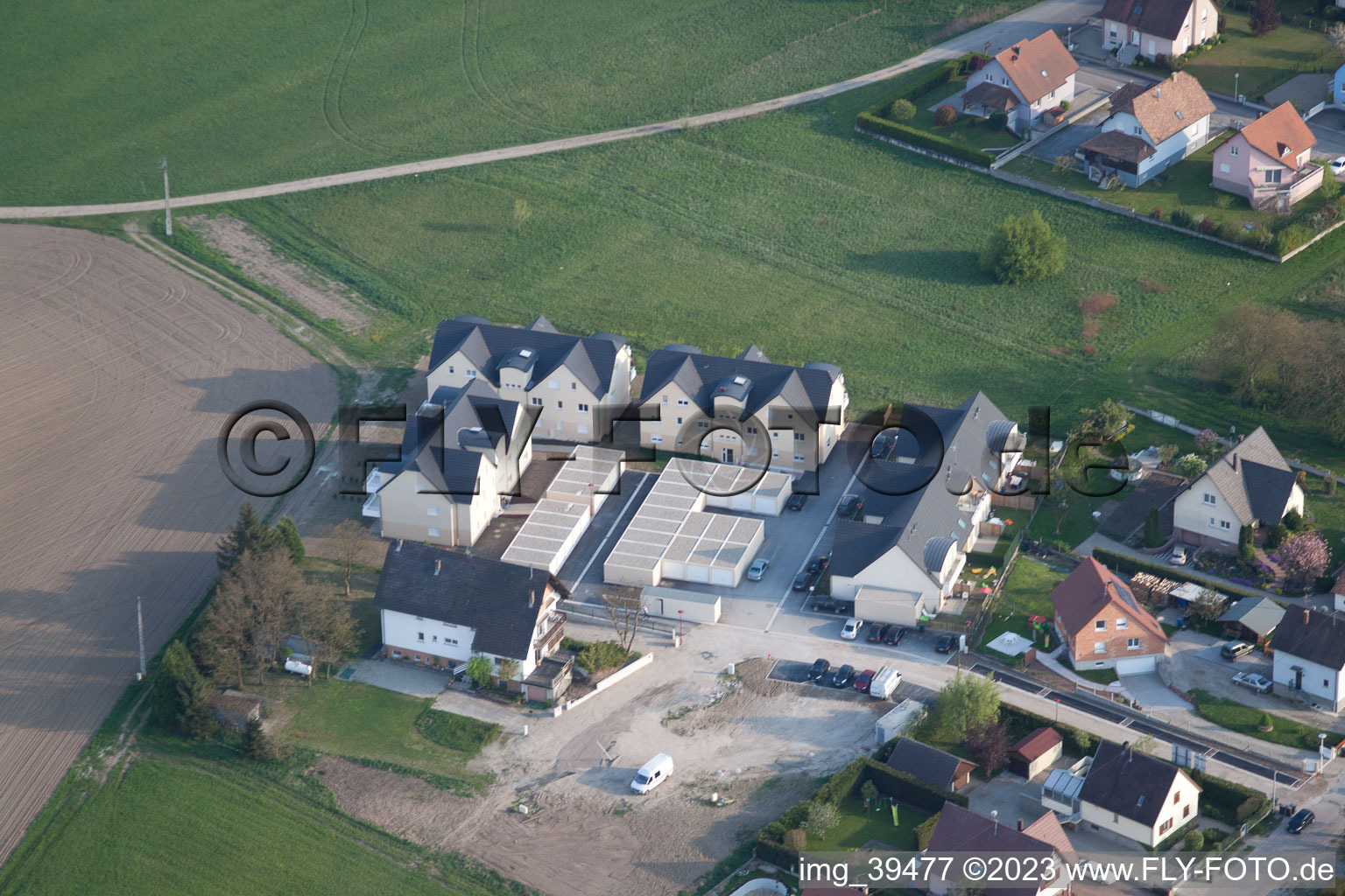 Rœschwoog im Bundesland Bas-Rhin, Frankreich aus der Luft betrachtet