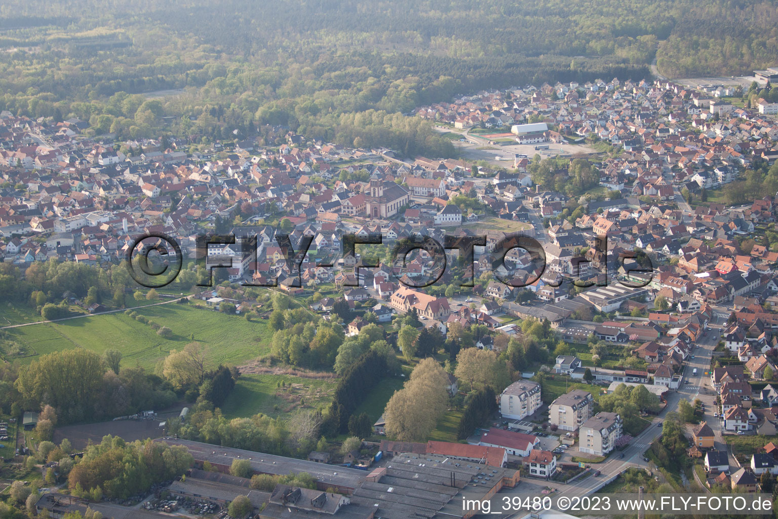 Soufflenheim im Bundesland Bas-Rhin, Frankreich aus der Luft