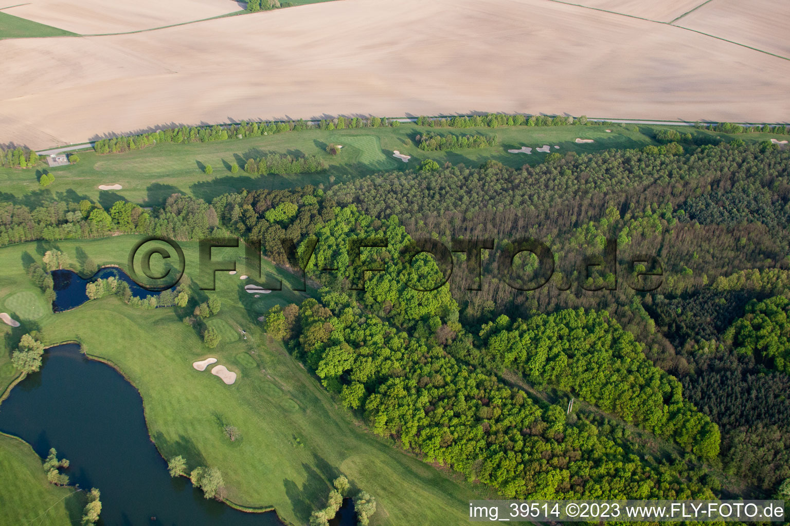 Soufflenheim , Golfclub Soufflenheim Baden-Baden im Bundesland Bas-Rhin, Frankreich von einer Drohne aus