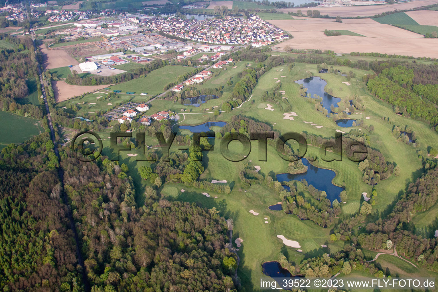 Soufflenheim , Golfclub Soufflenheim Baden-Baden im Bundesland Bas-Rhin, Frankreich vom Flugzeug aus