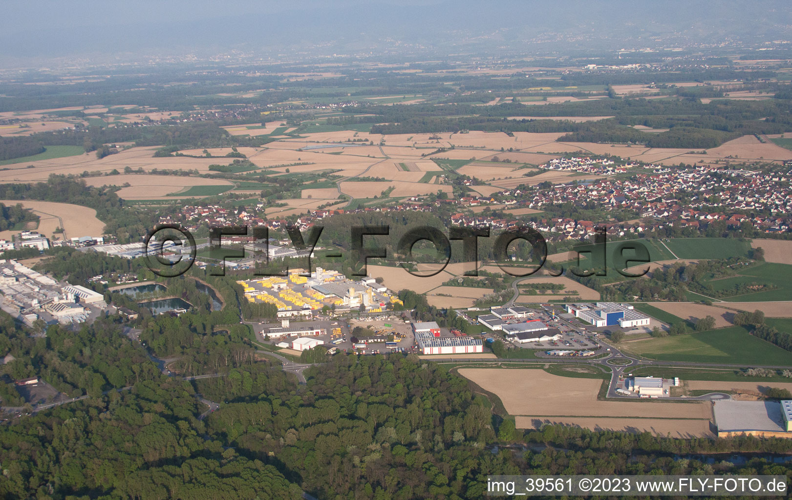 Luftaufnahme von Ortsteil Freistett in Rheinau im Bundesland Baden-Württemberg, Deutschland