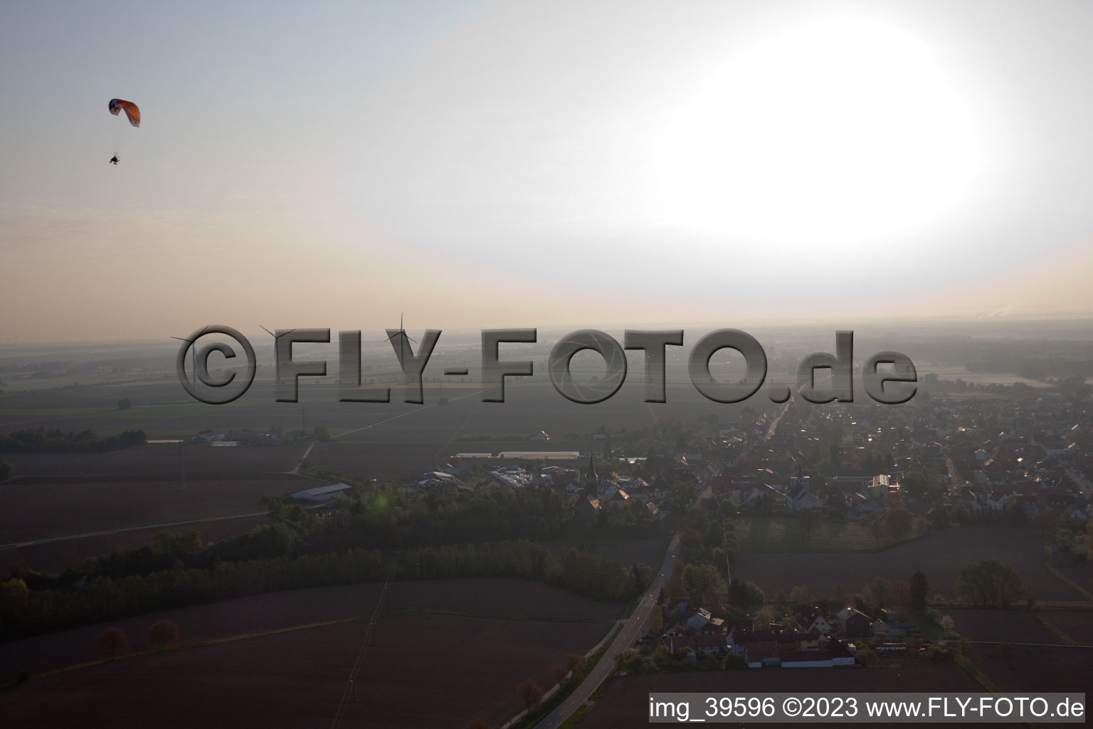Luftaufnahme von Freckenfeld im Bundesland Rheinland-Pfalz, Deutschland