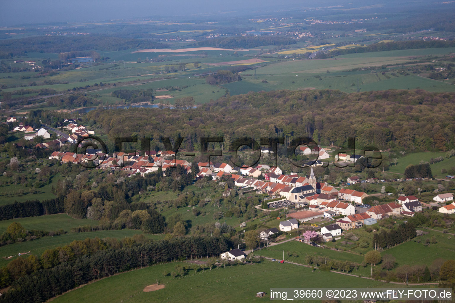 Luftbild von Ernestviller im Bundesland Moselle, Frankreich