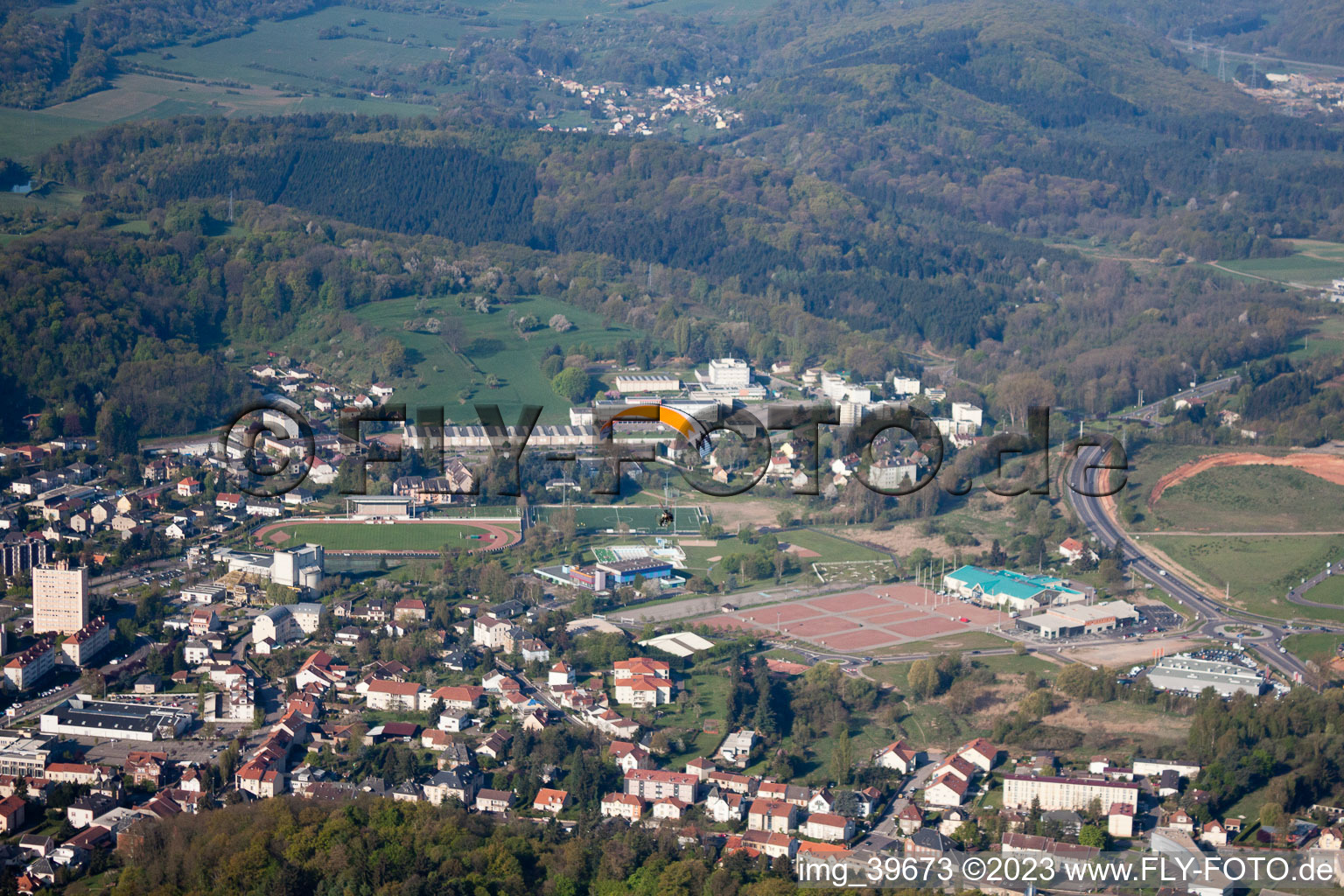 Schrägluftbild von Saint-Avold im Bundesland Moselle, Frankreich