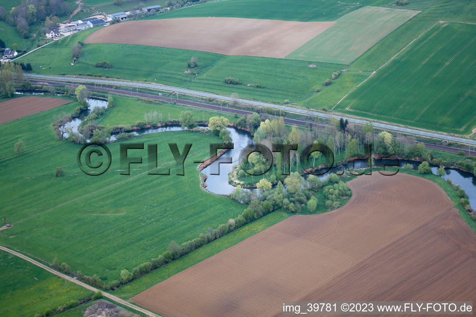 Luftaufnahme von Fromy im Bundesland Ardennes, Frankreich