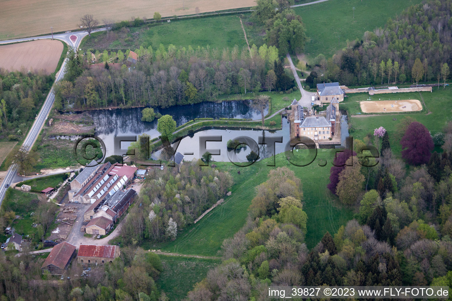 Luftaufnahme von Rubécourt-et-Lamécourt im Bundesland Ardennes, Frankreich