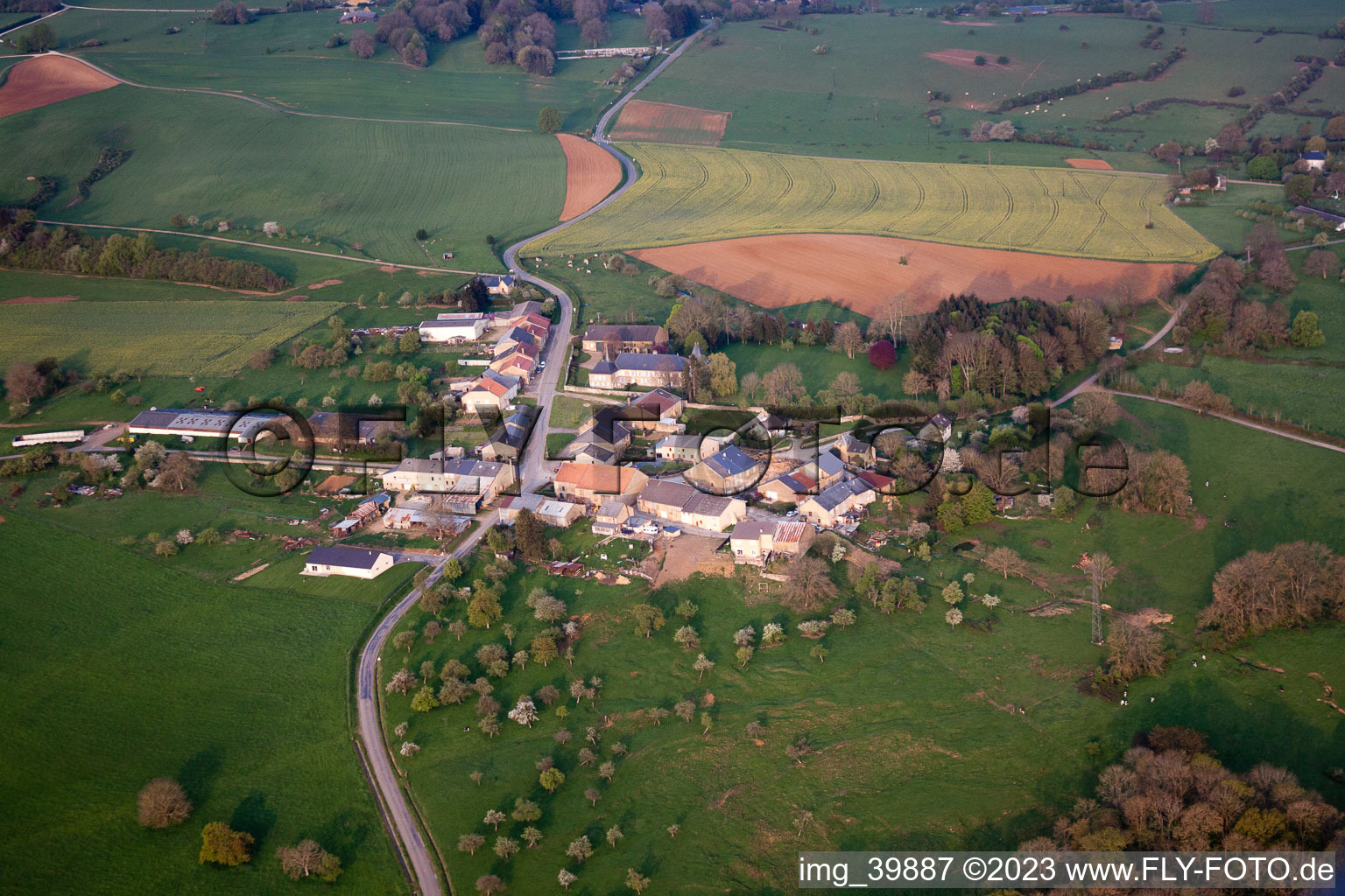Luftbild von Saint-Marcel im Bundesland Ardennes, Frankreich