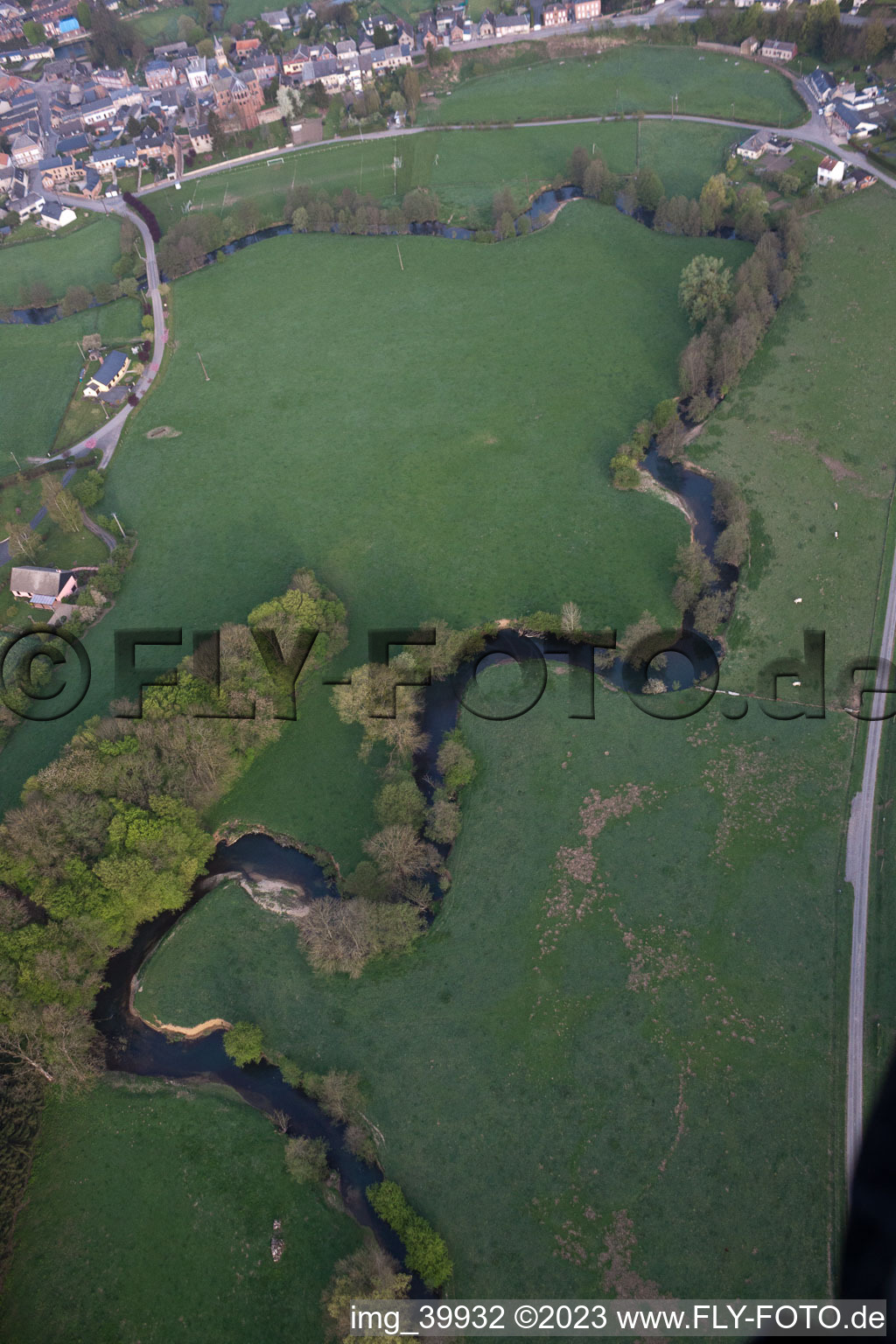Luftaufnahme von Origny-en-Thiérache im Bundesland Aisne, Frankreich