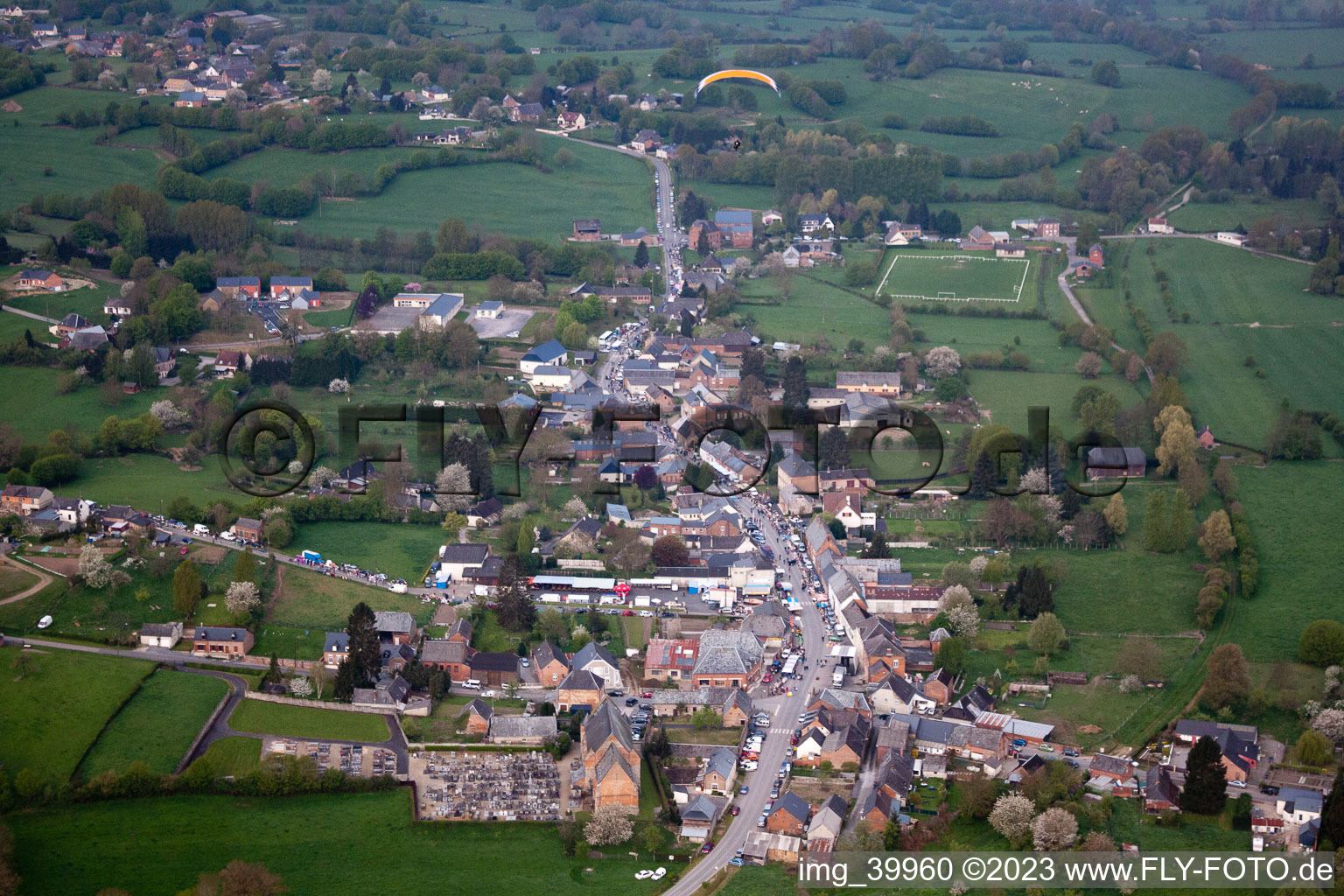 Luftbild von Marly-Gomont im Bundesland Aisne, Frankreich