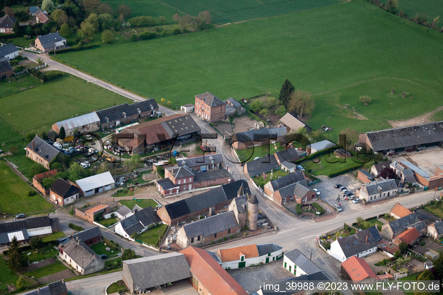 Luftaufnahme von Monceau-sur-Oise im Bundesland Aisne, Frankreich